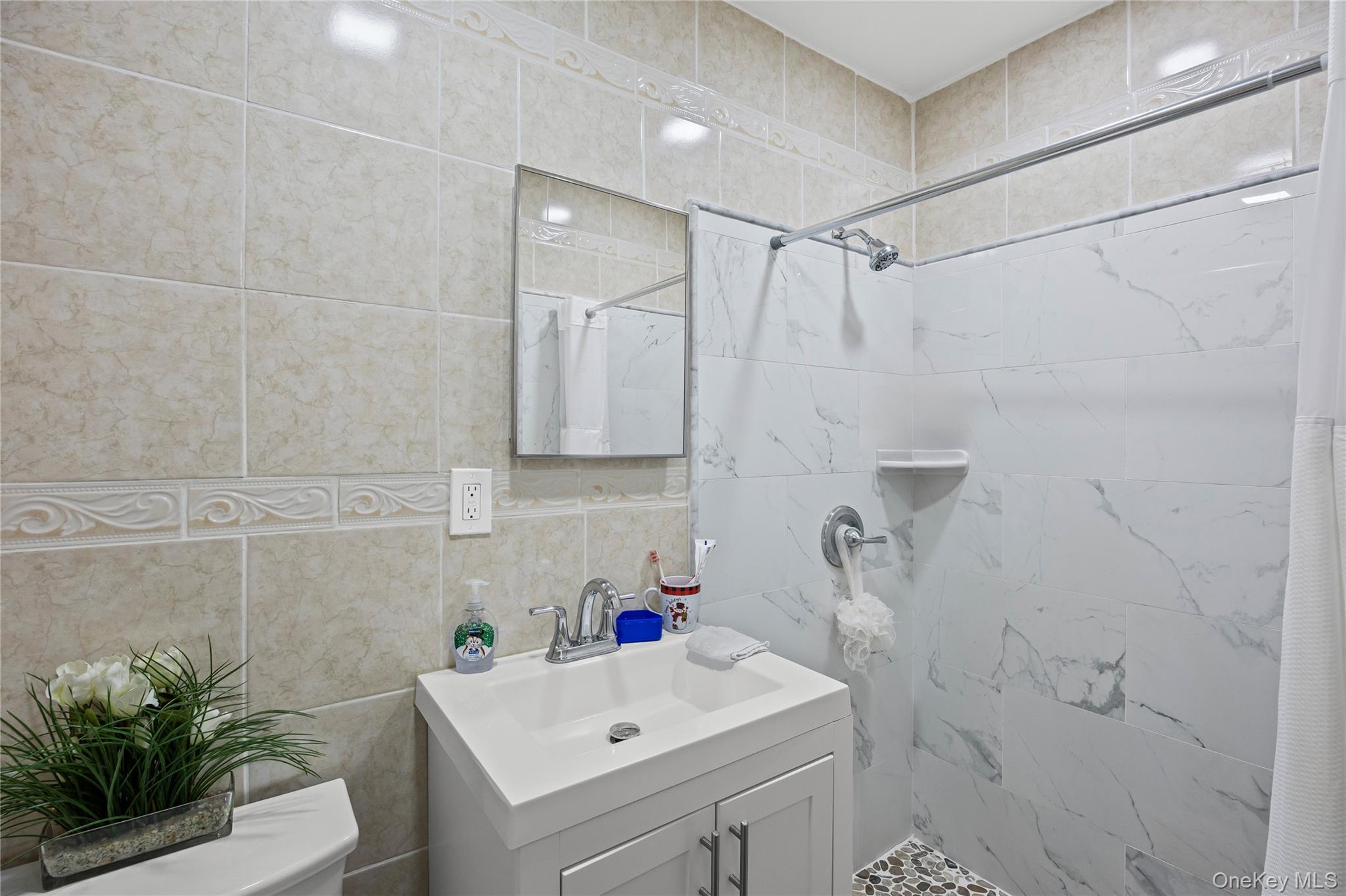 #12 photo, 79 Union Place, Hempstead , NY 11550