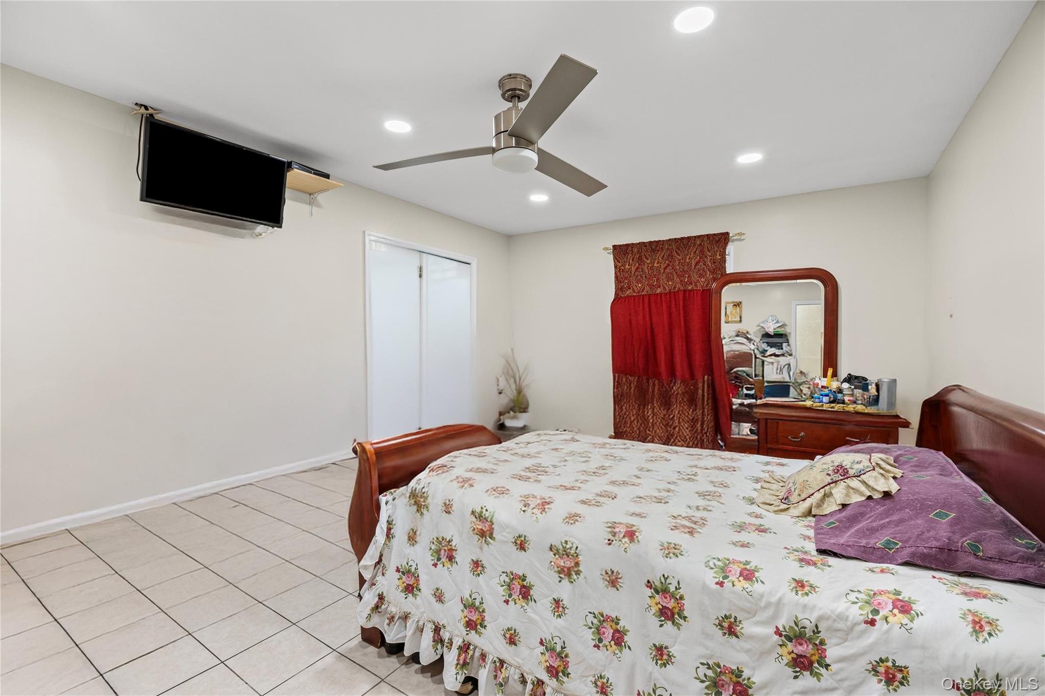 #14 photo, 79 Union Place, Hempstead , NY 11550