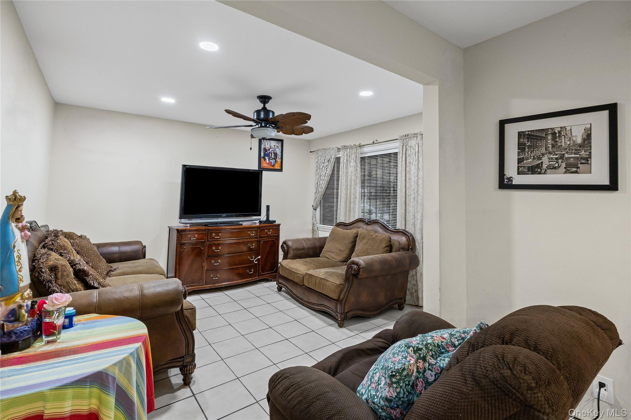 #4 photo, 79 Union Place, Hempstead , NY 11550