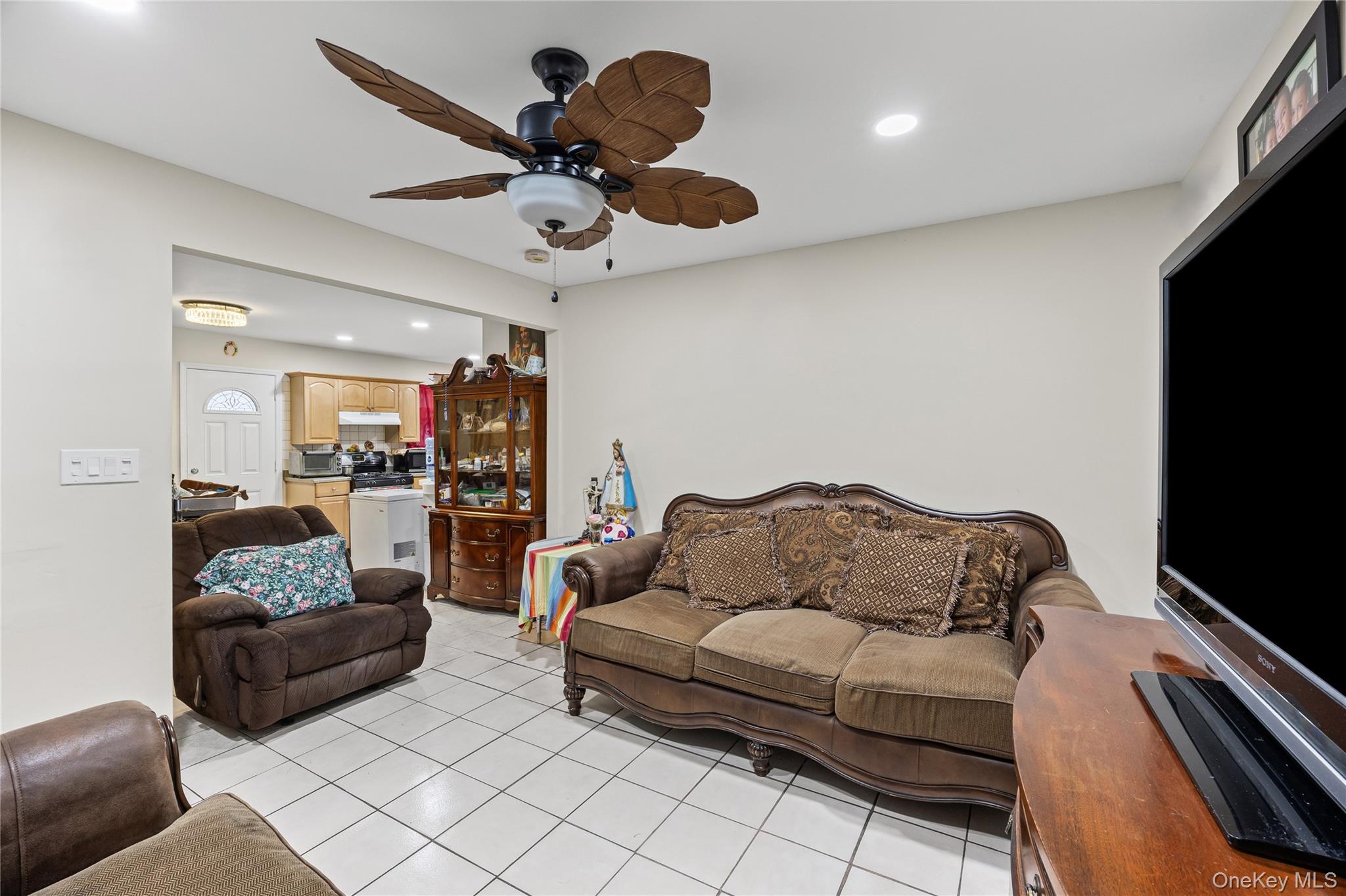 #9 photo, 79 Union Place, Hempstead , NY 11550