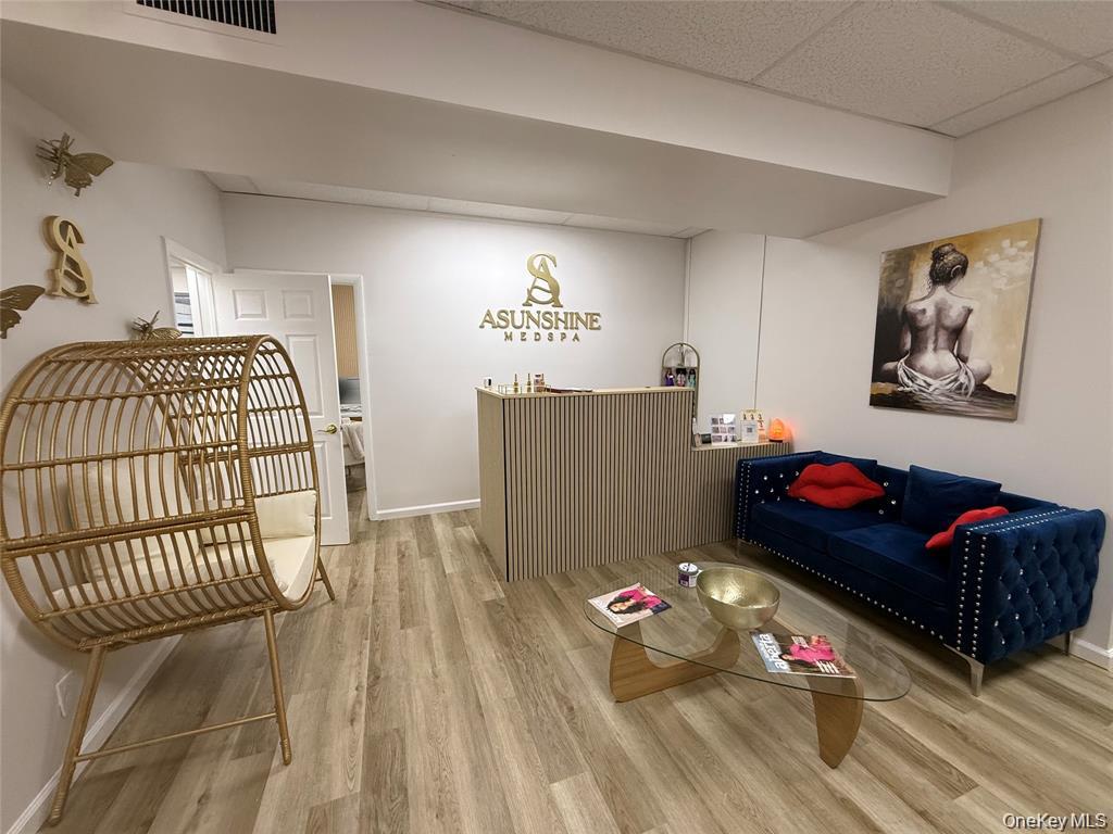 #10 photo, 185 Willis Avenue, Mineola , NY 11501