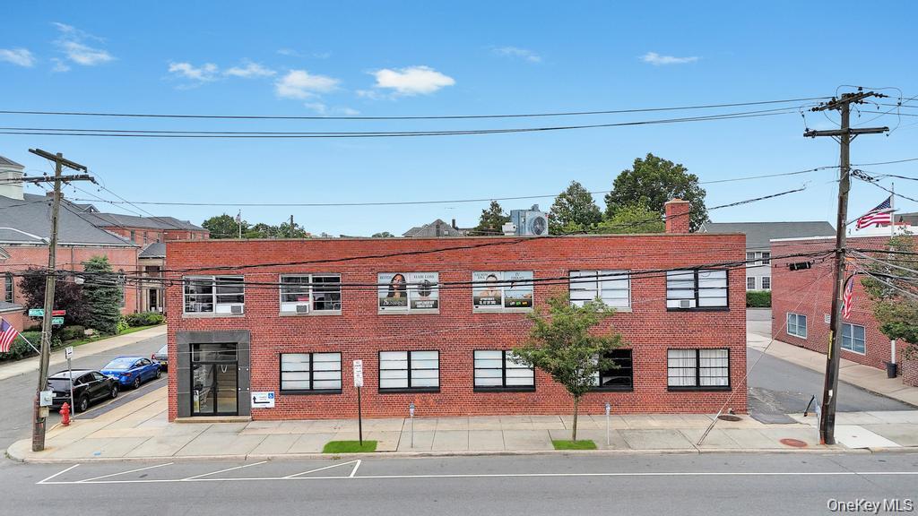 #2 photo, 185 Willis Avenue, Mineola , NY 11501