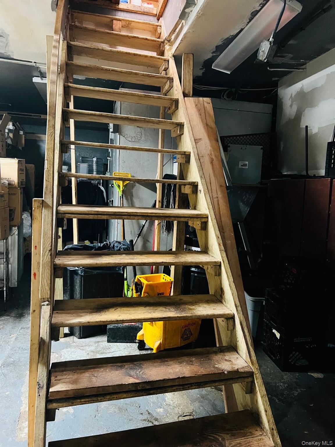 #6 photo, 318 W 231 Street, Bronx , NY 10463