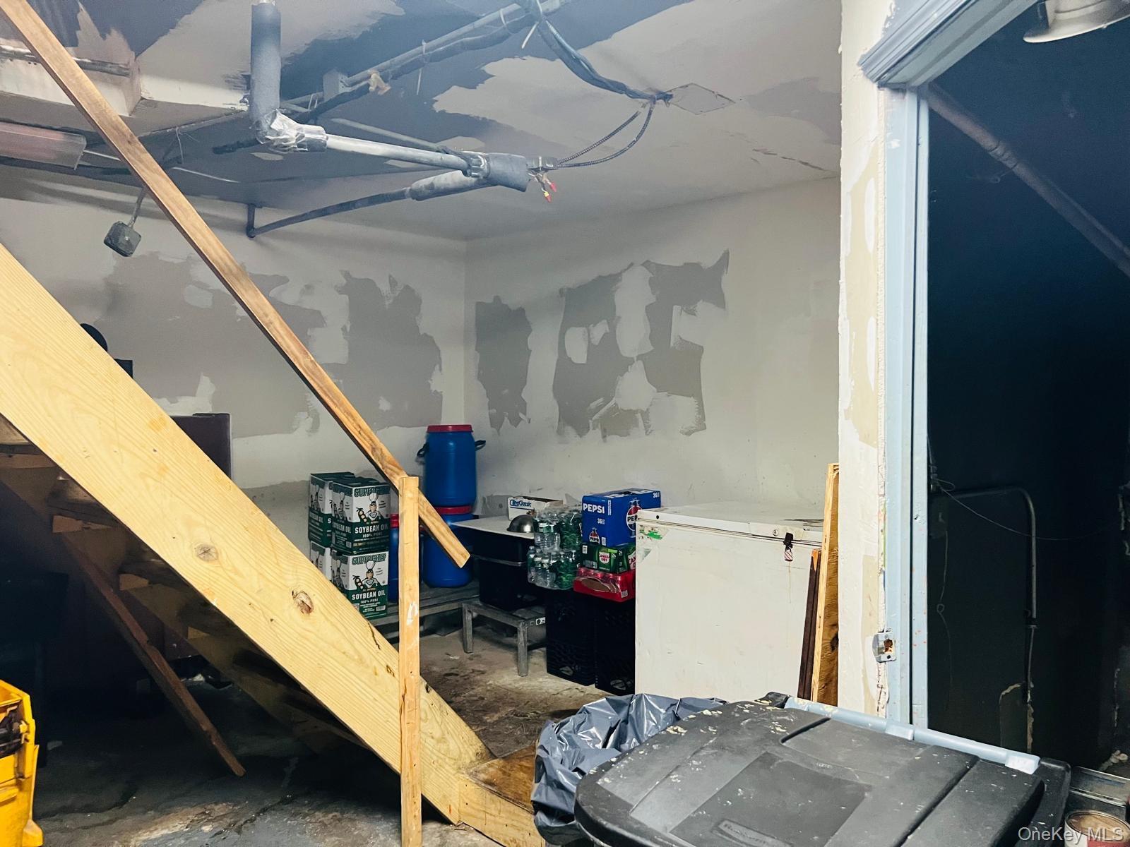 #9 photo, 318 W 231 Street, Bronx , NY 10463