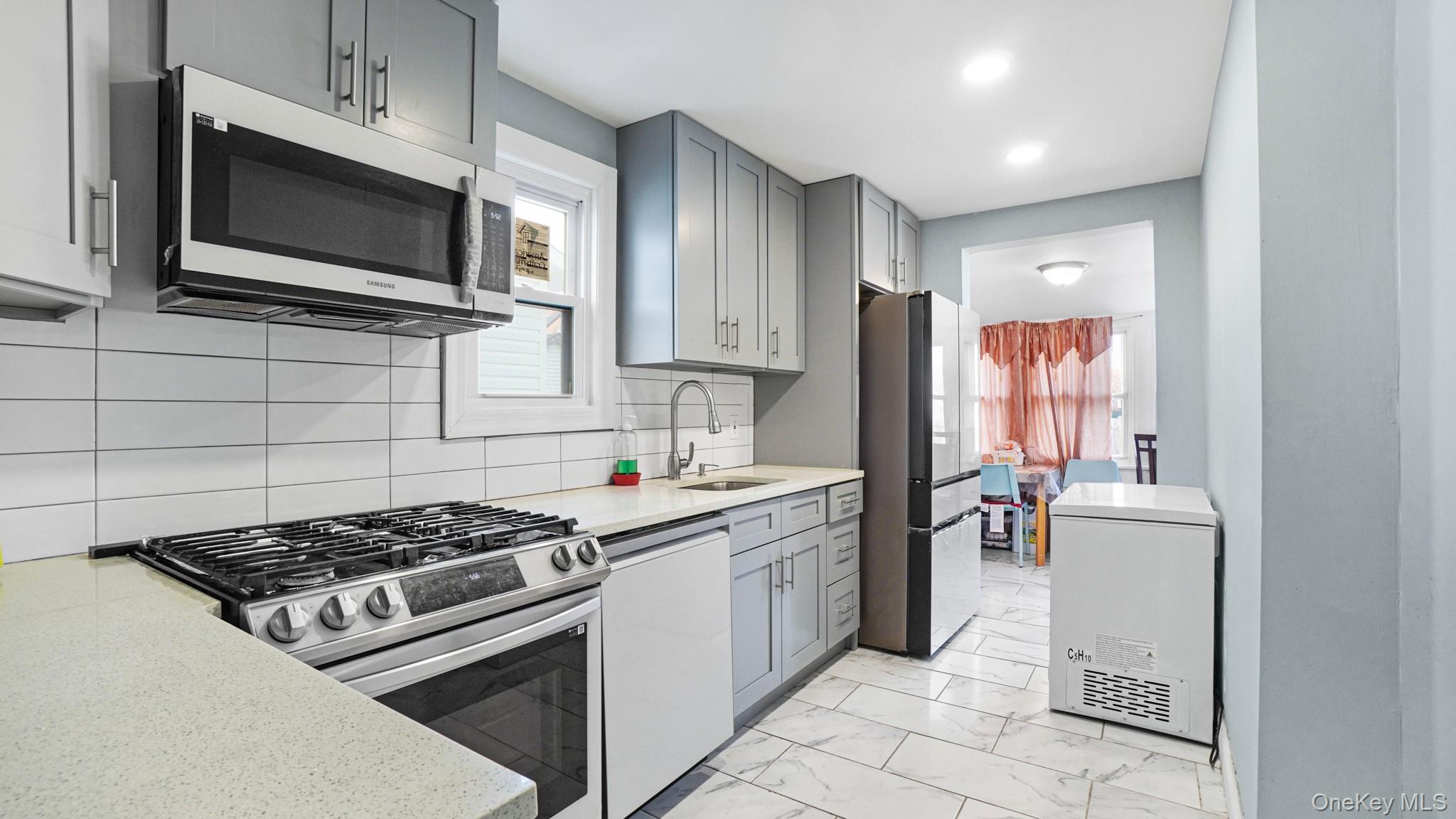 #7 photo, 242-27 88 Drive, Bellerose , NY 11426