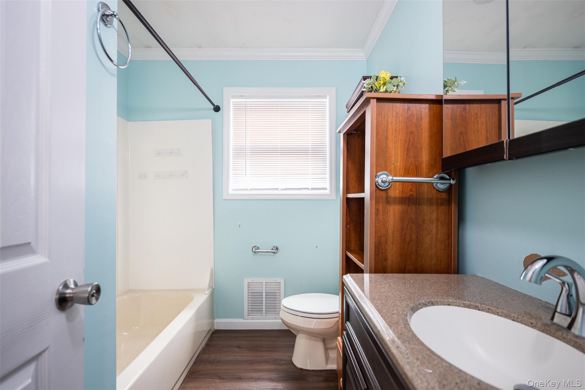 #8 photo, 41 Morning Drive, 東長島 Centereach , NY 11720