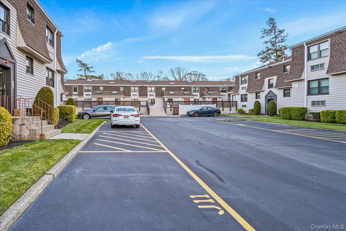 #15 photo, 1329 Broadway, Hewlett , NY 11557