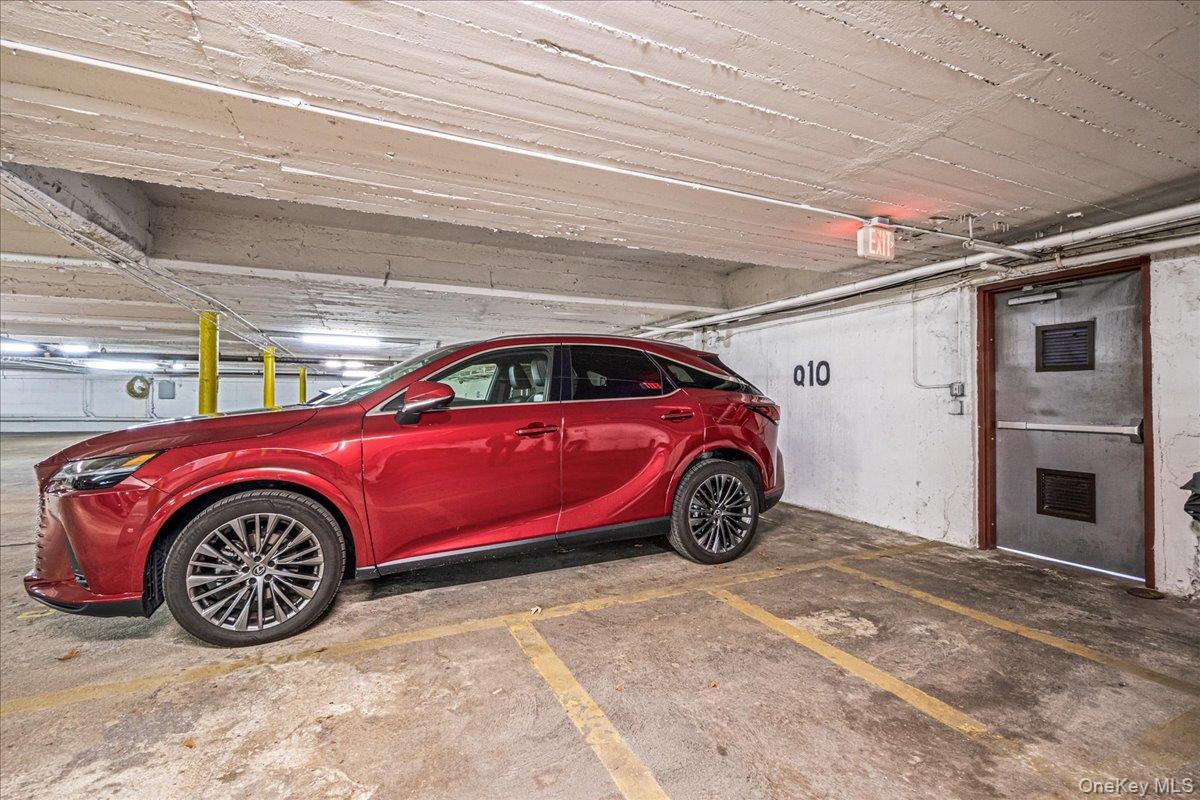 #16 photo, 1329 Broadway, Hewlett , NY 11557