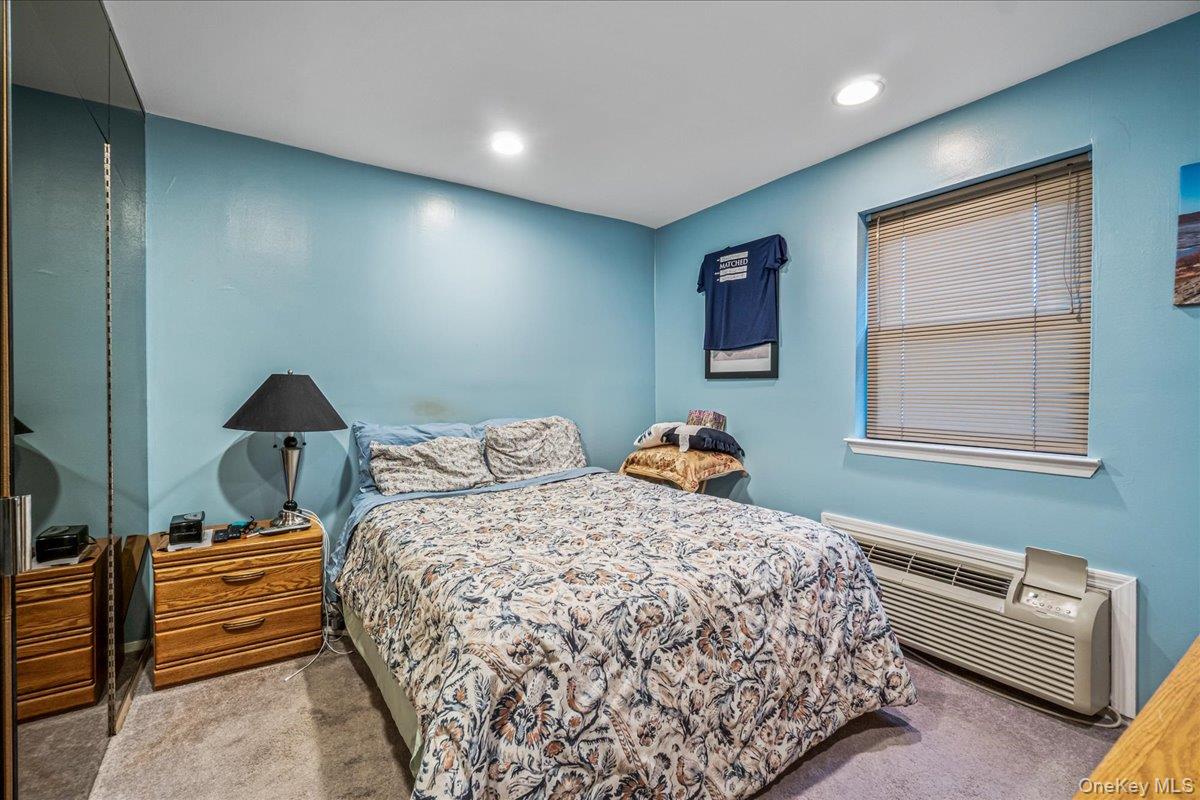 #9 photo, 1329 Broadway, Hewlett , NY 11557