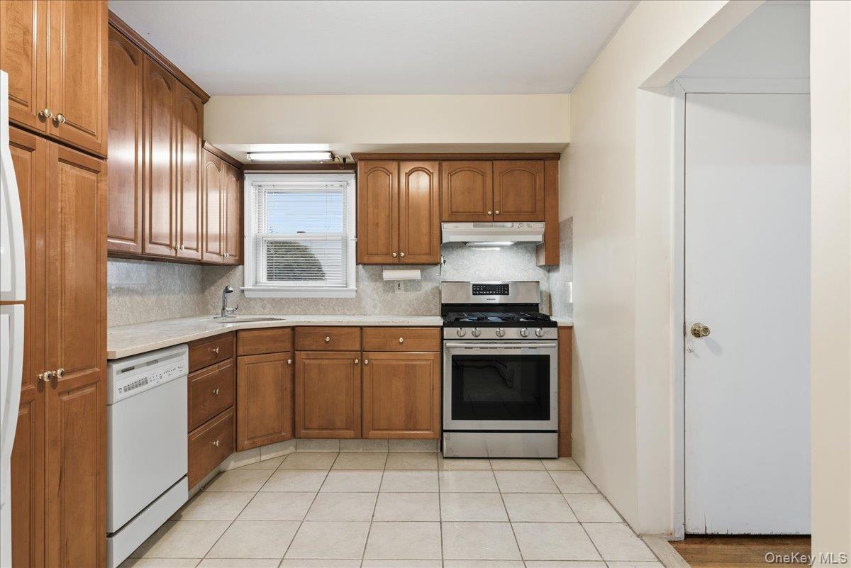 #11 photo, 41 Meade Avenue, Bethpage , NY 11714