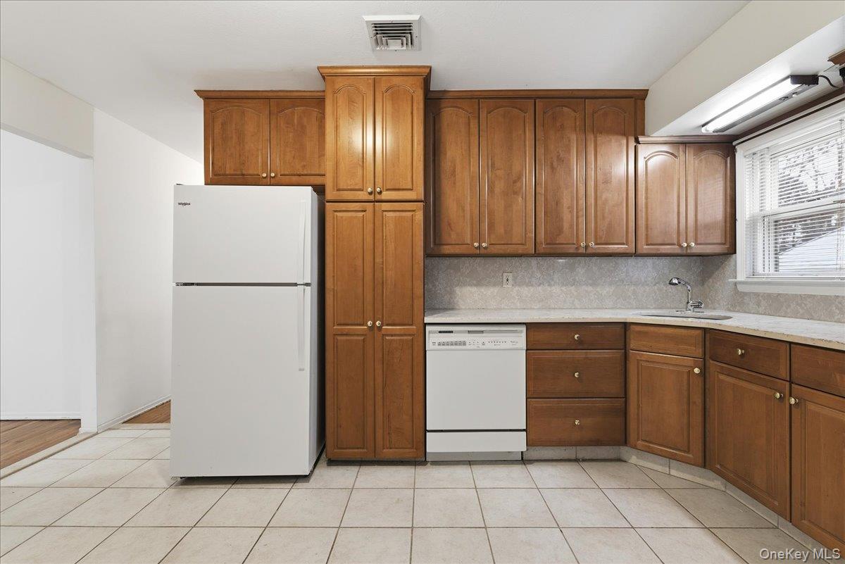 #12 photo, 41 Meade Avenue, Bethpage , NY 11714