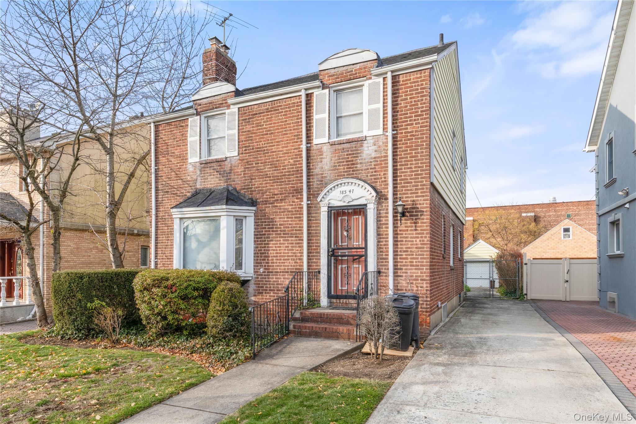 #1 photo, 18547 80th Road, 뉴욕퀸즈 Jamaica Estates , NY 11432