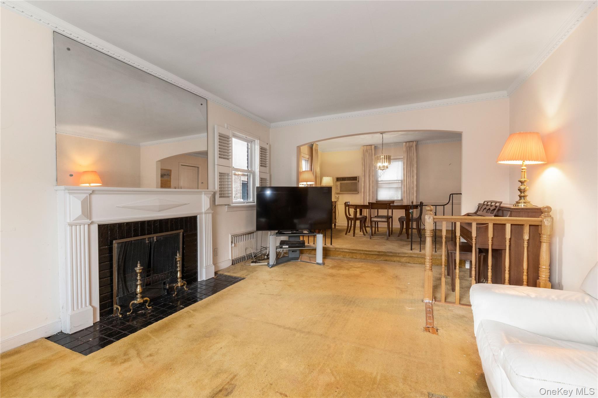 #2 photo, 18547 80th Road, 뉴욕퀸즈 Jamaica Estates , NY 11432