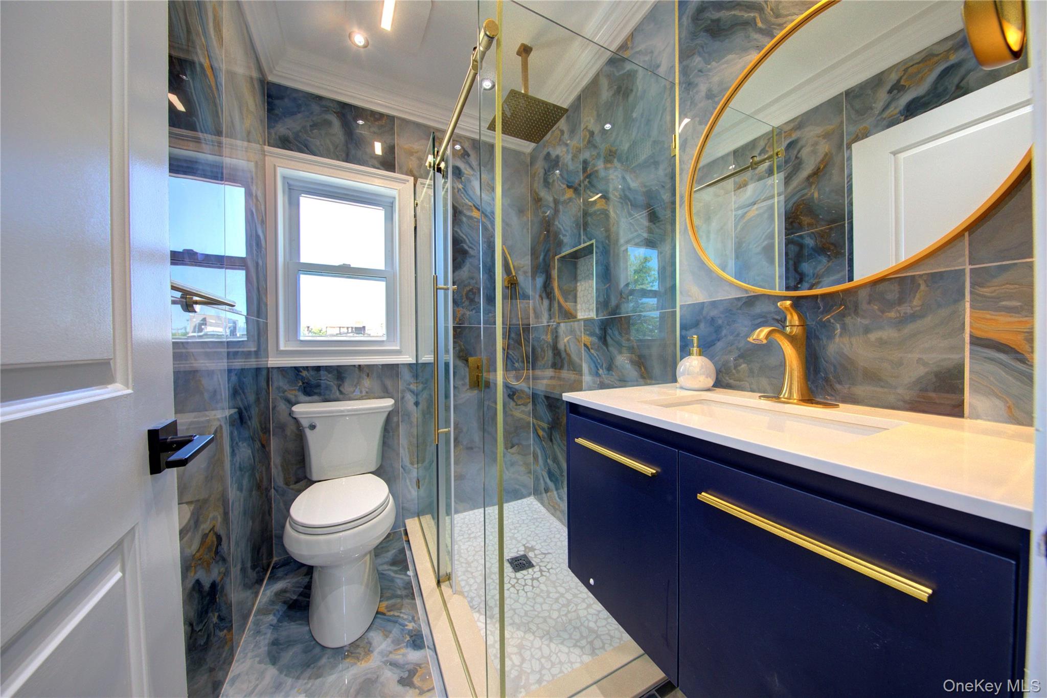 #10 photo, 16 Roosevelt Avenue, Hicksville , NY 11801