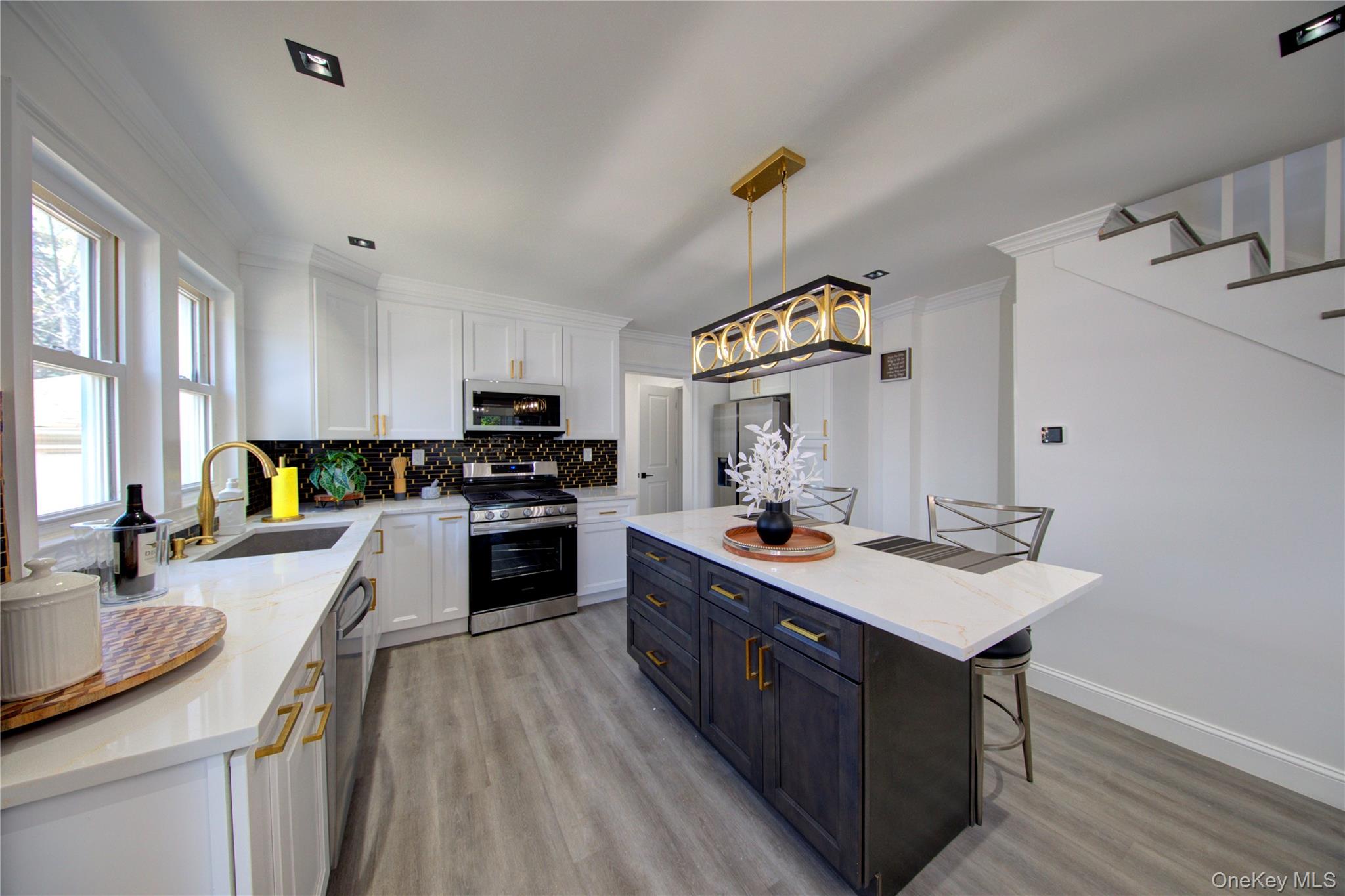 #6 photo, 16 Roosevelt Avenue, Hicksville , NY 11801