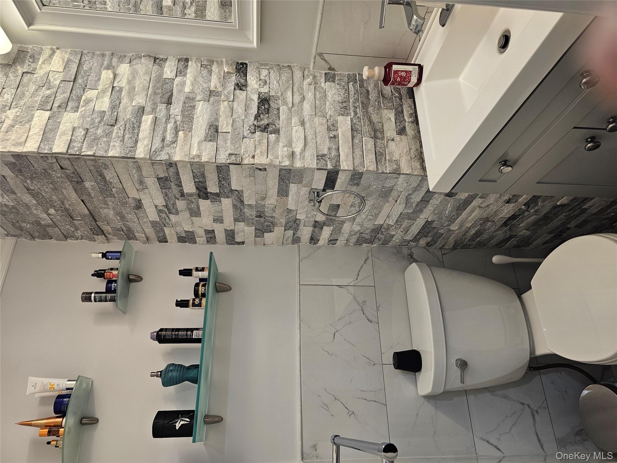 #12 photo, 310 Brookside Court, Copiague , NY 11726