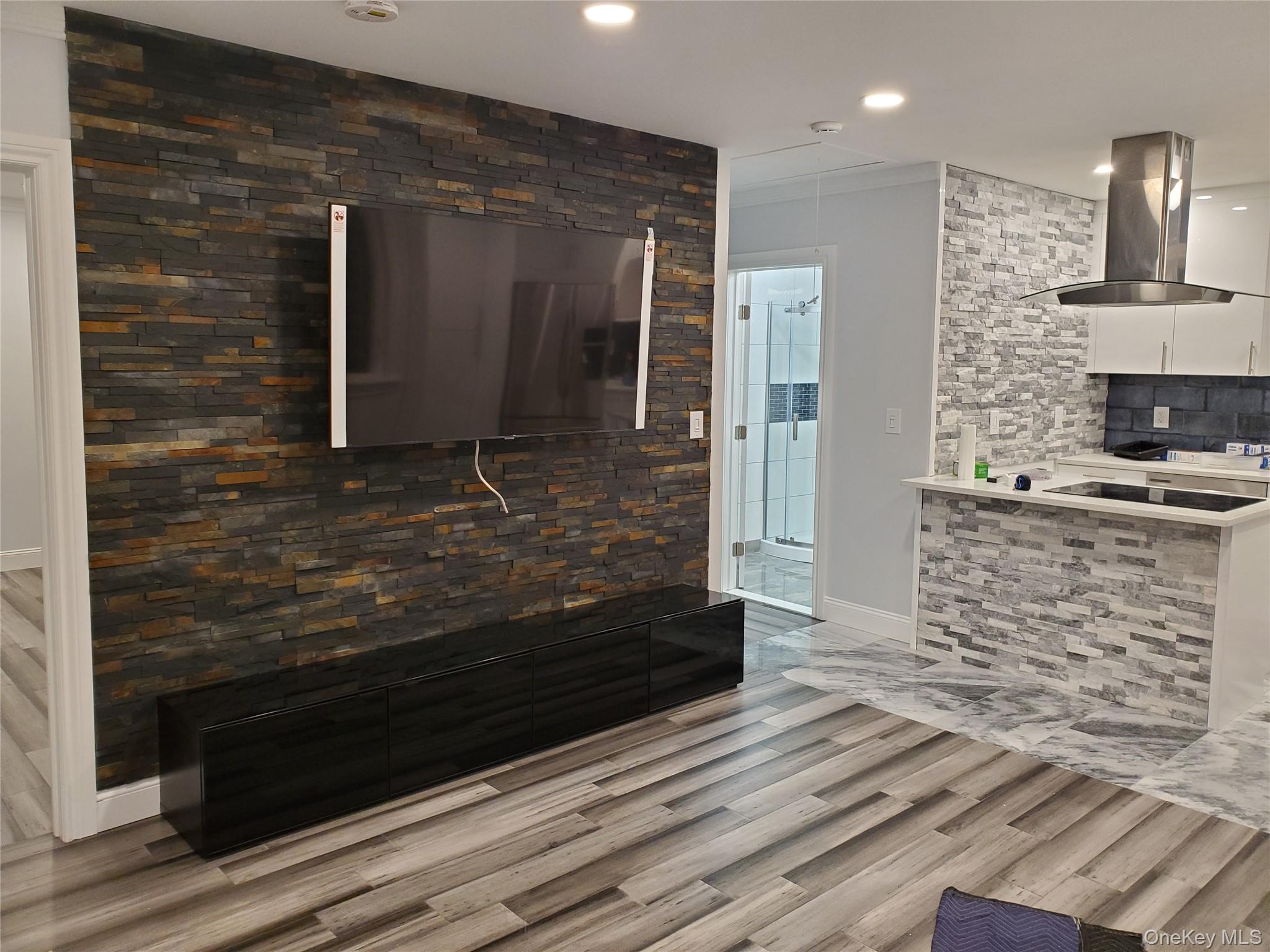 #19 photo, 310 Brookside Court, Copiague , NY 11726