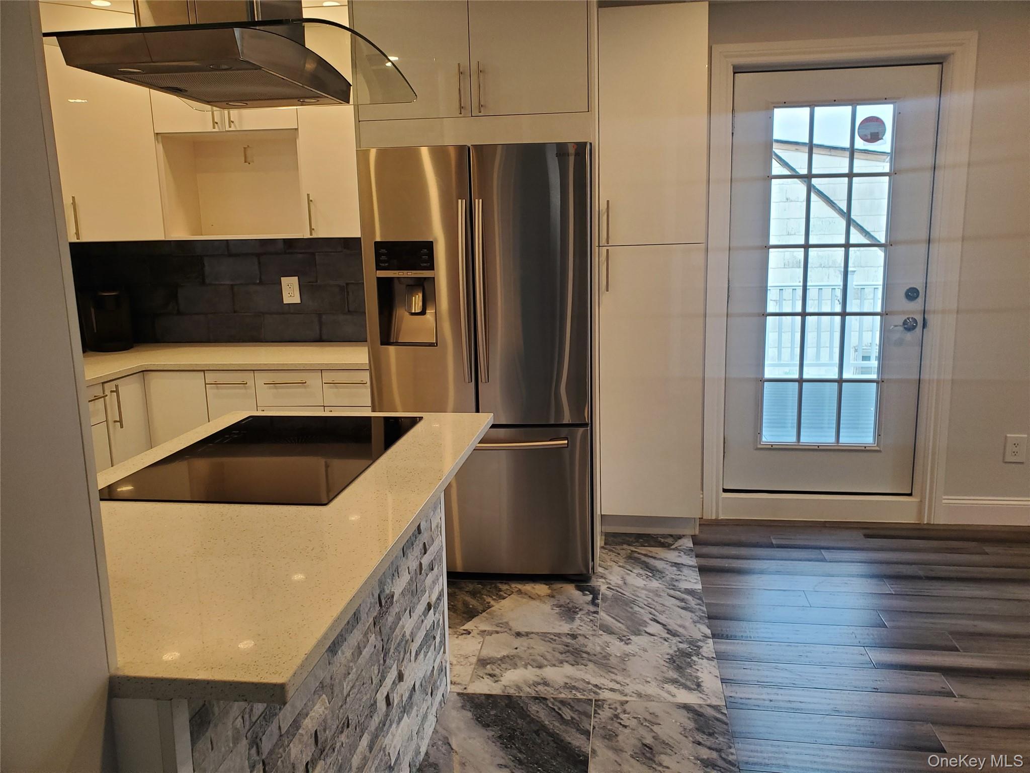 #20 photo, 310 Brookside Court, Copiague , NY 11726