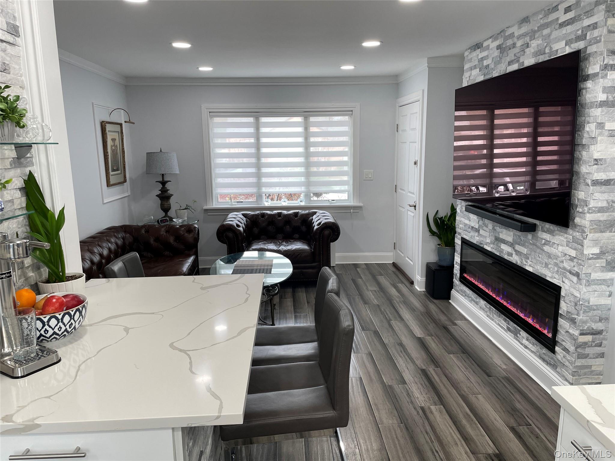 #4 photo, 310 Brookside Court, Copiague , NY 11726