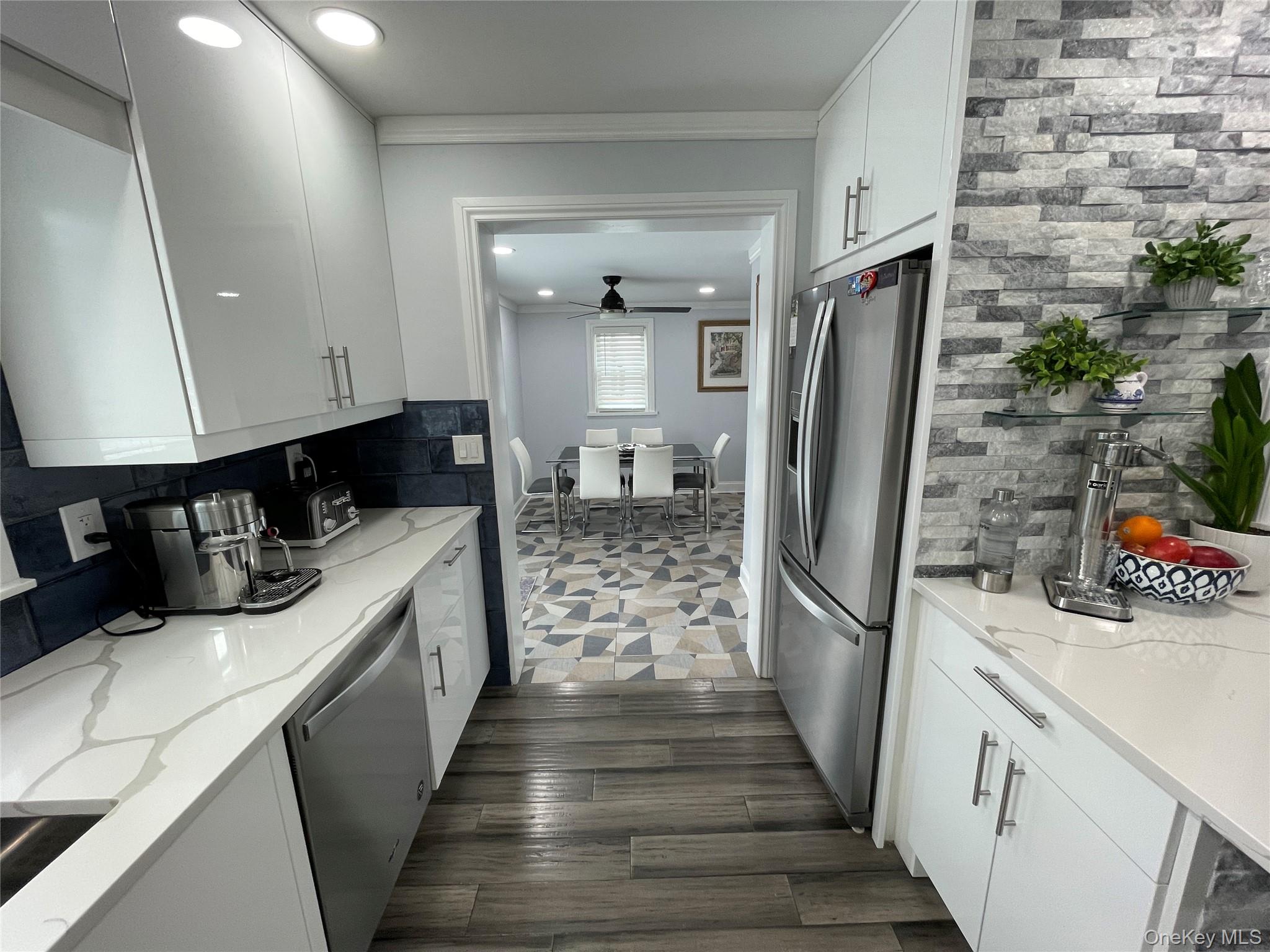 #9 photo, 310 Brookside Court, Copiague , NY 11726