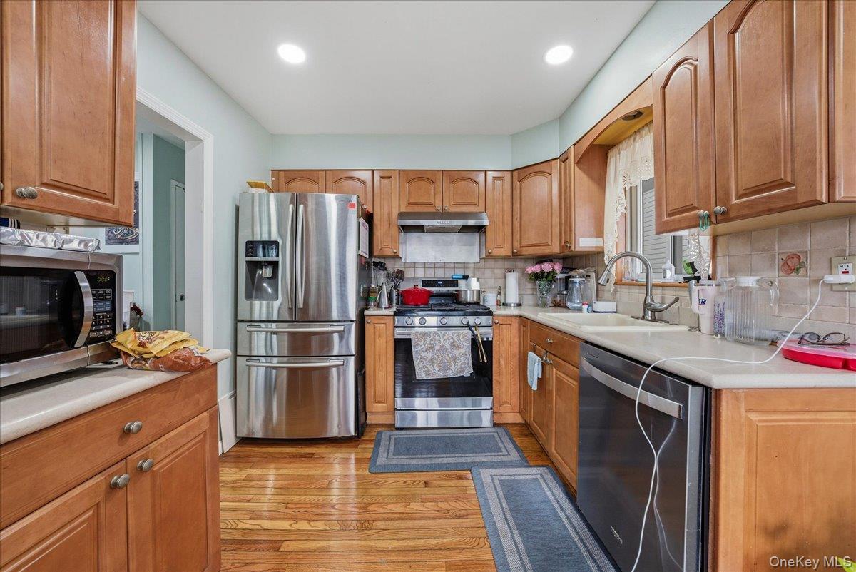 #10 photo, 11 Crescent Street, Oyster Bay , NY 11801