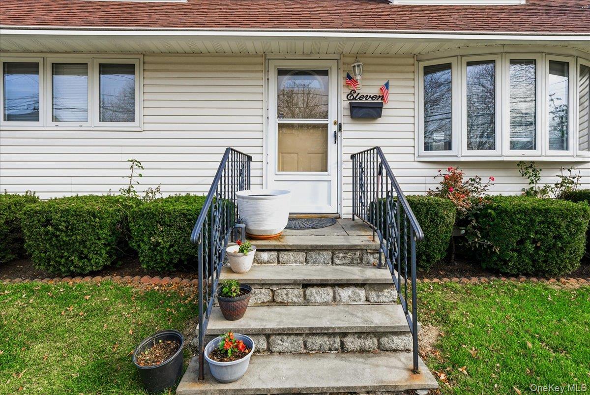 #3 photo, 11 Crescent Street, Oyster Bay , NY 11801