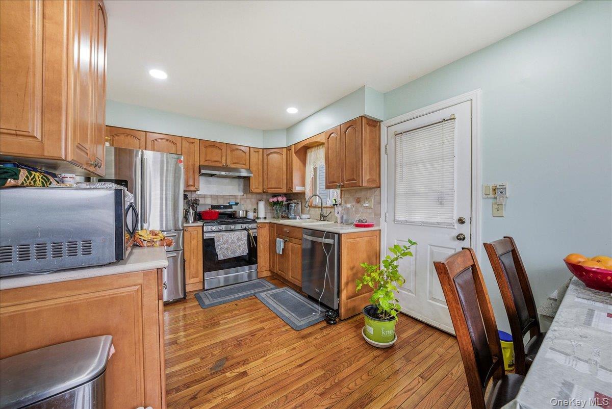 #9 photo, 11 Crescent Street, Oyster Bay , NY 11801