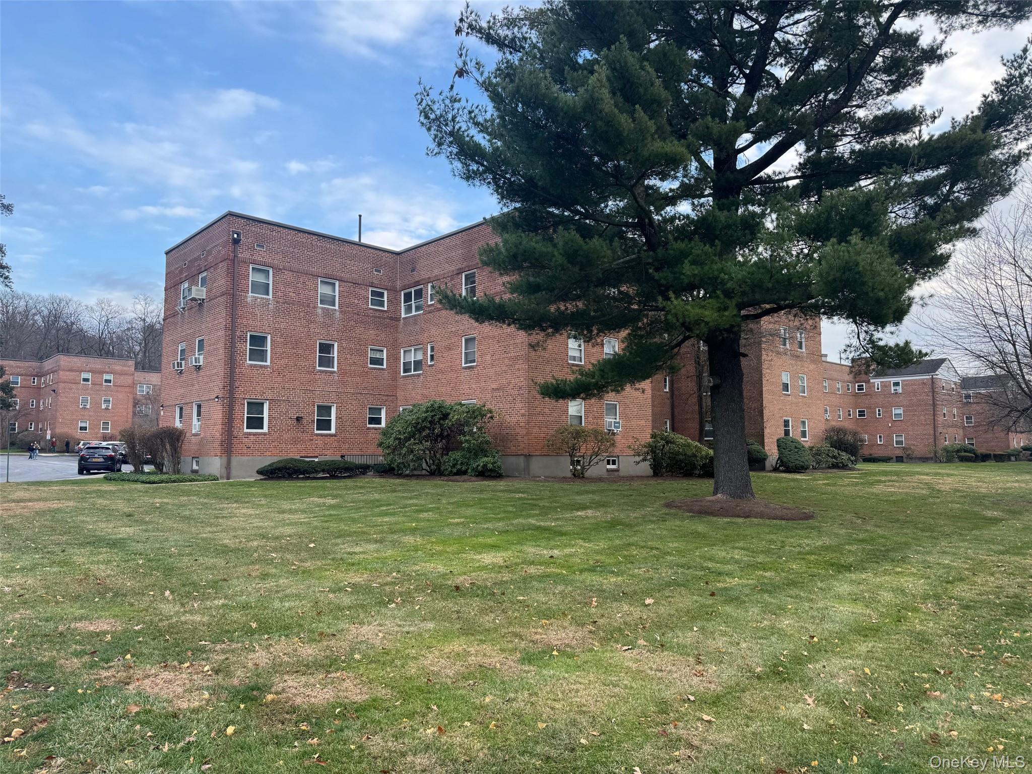 #2 photo, 320 S Broadway, Tarrytown , NY 10591