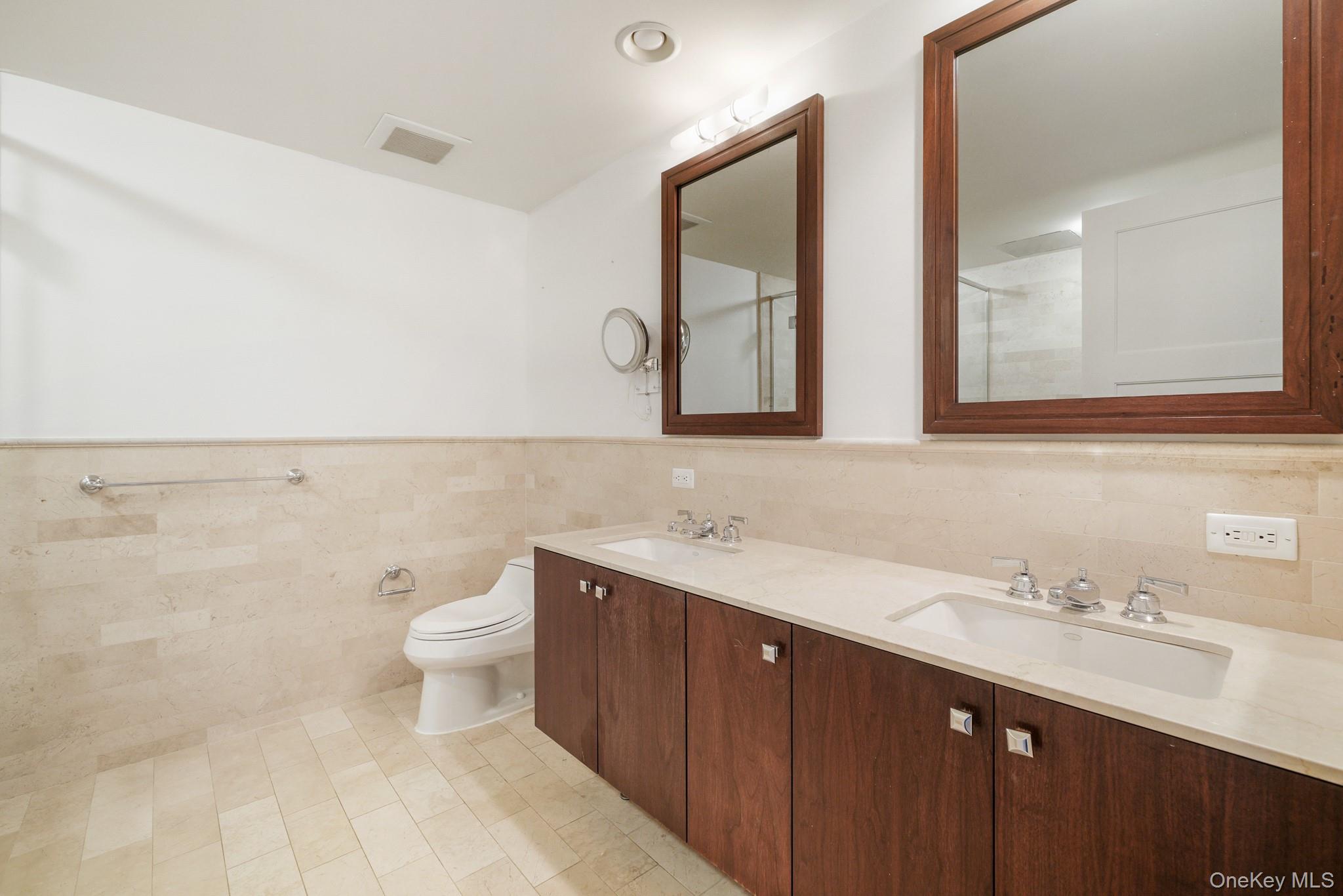 #11 photo, 1 Renaissance Square, White Plains , NY 10601