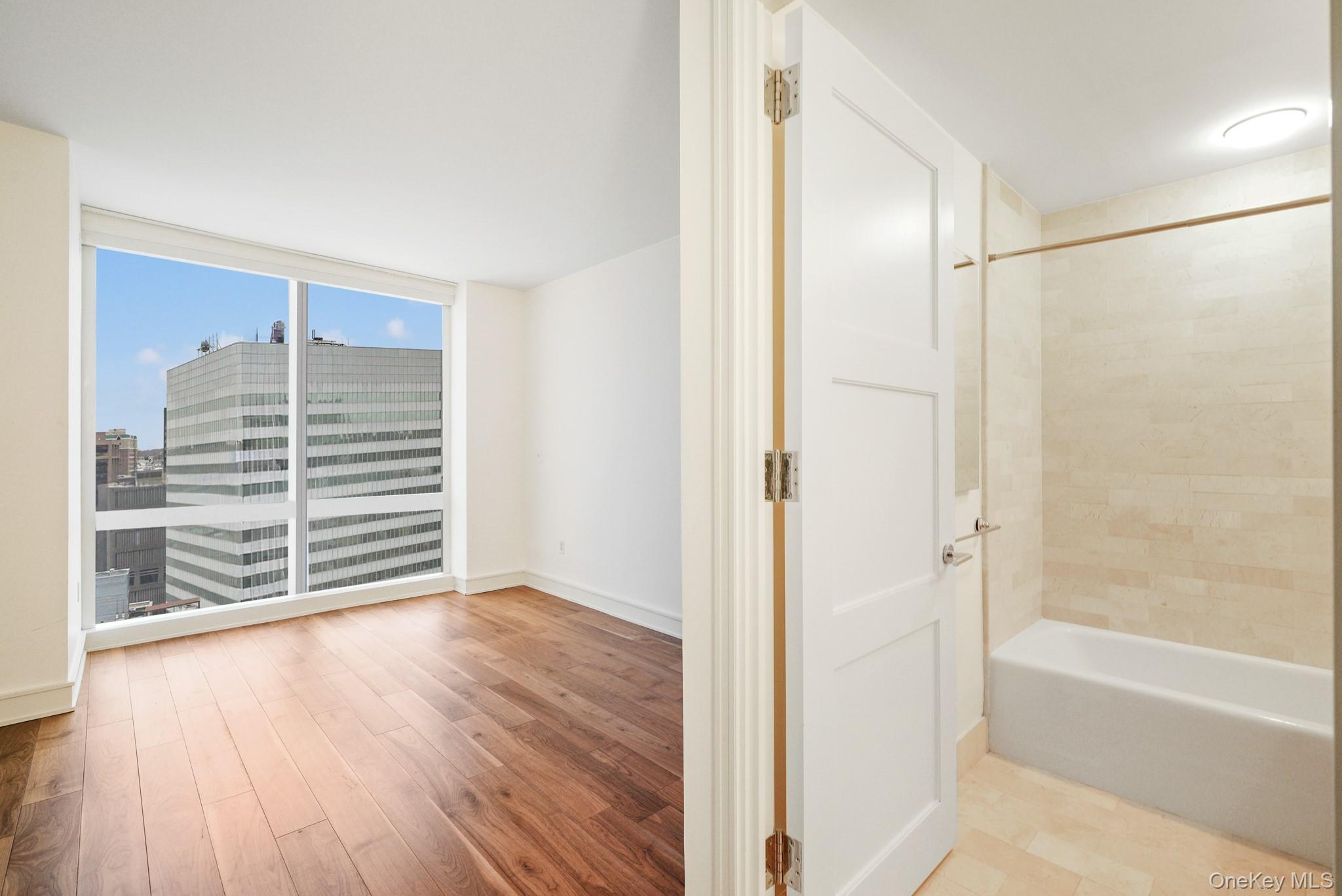 #13 photo, 1 Renaissance Square, White Plains , NY 10601