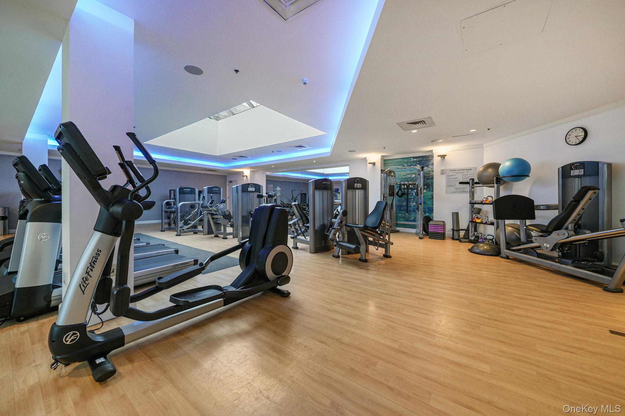 #17 photo, 1 Renaissance Square, White Plains , NY 10601