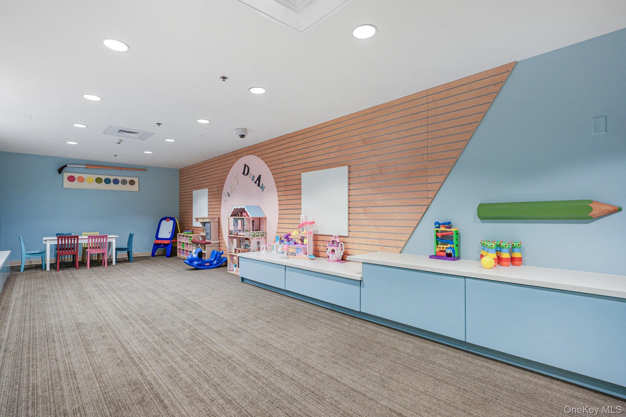 #18 photo, 1 Renaissance Square, White Plains , NY 10601