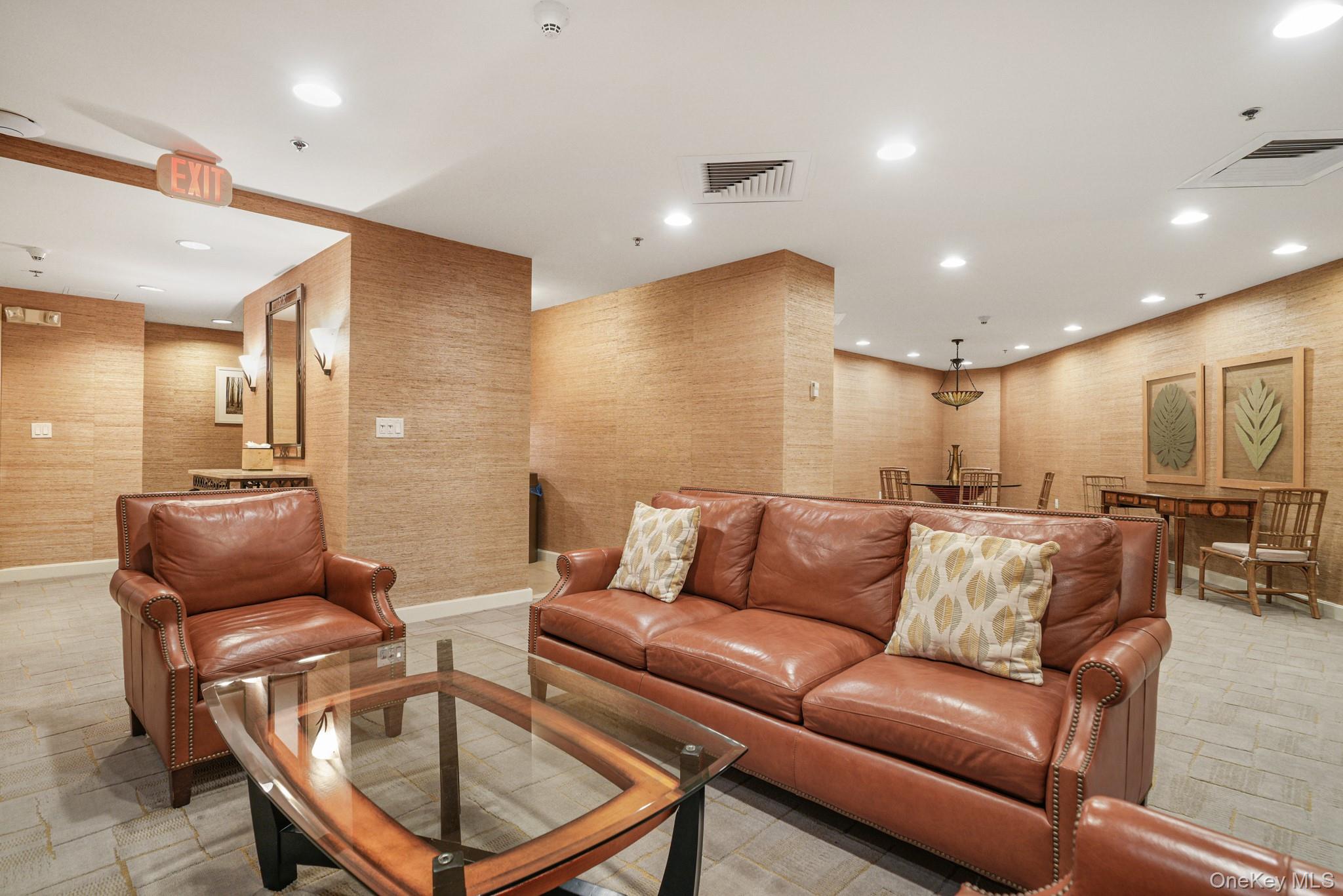 #19 photo, 1 Renaissance Square, White Plains , NY 10601