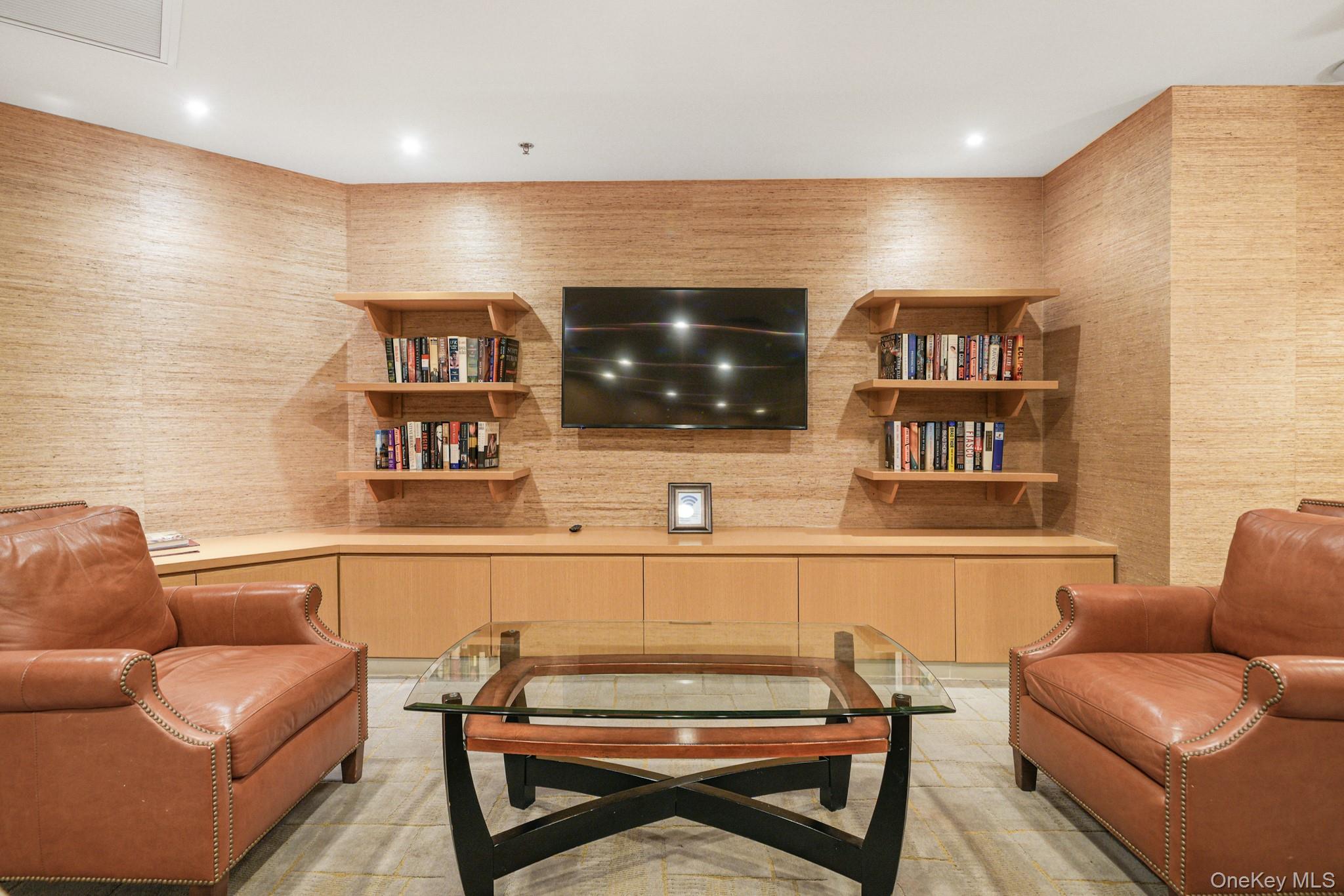 #20 photo, 1 Renaissance Square, White Plains , NY 10601