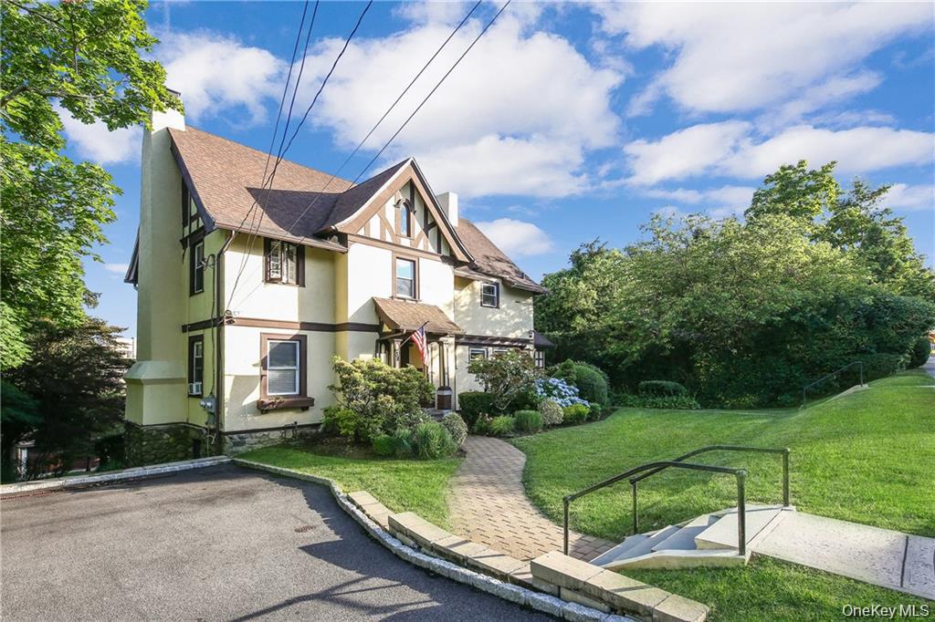 #4 photo, 38 Park Avenue, White Plains , NY 10603