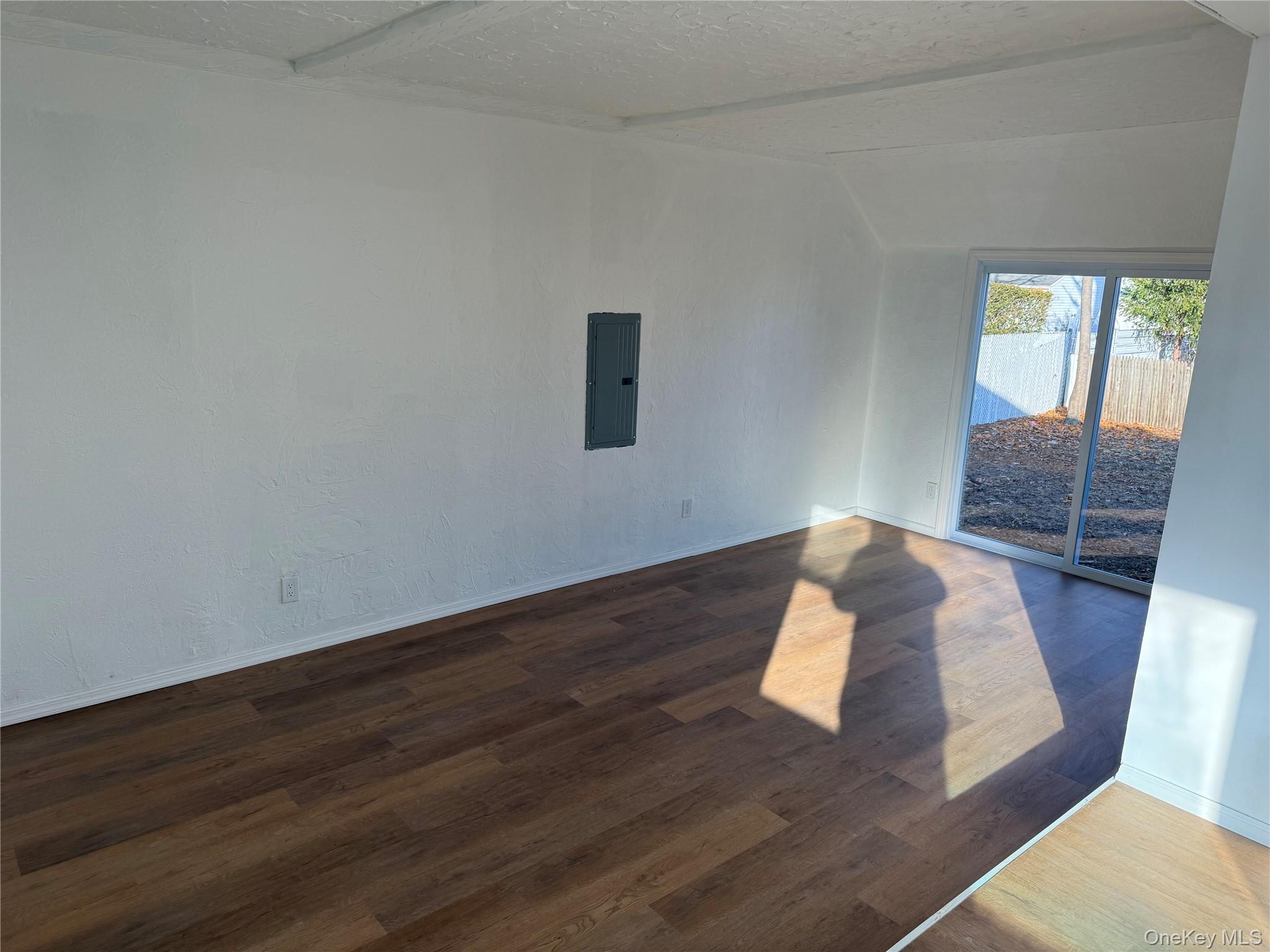 #5 photo, 233 W 12th Street, Deer Park , NY 11729