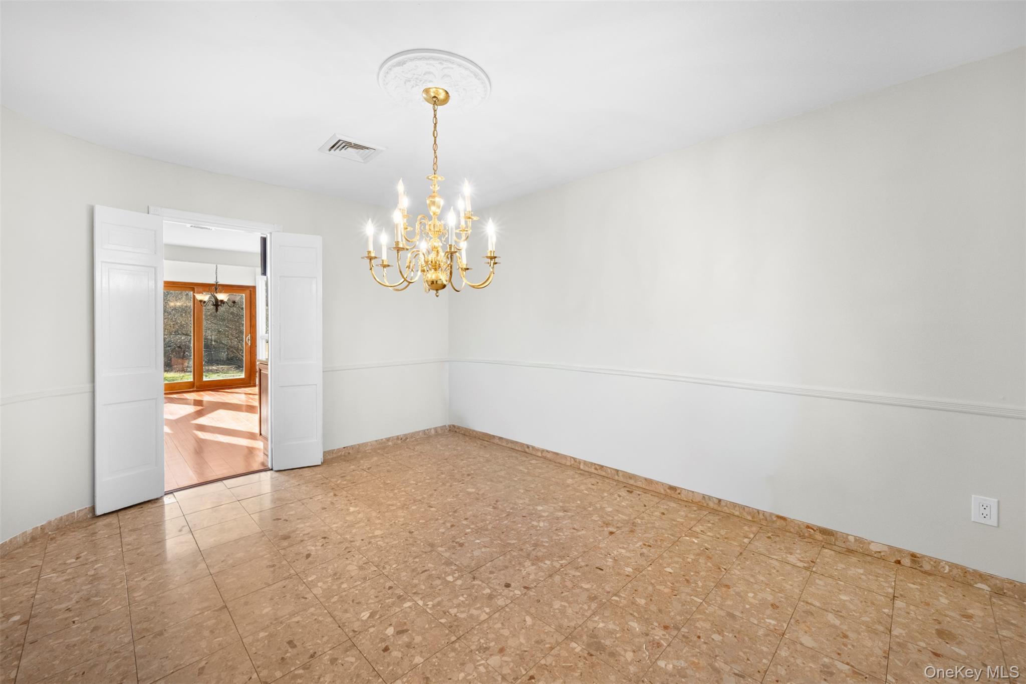 #7 photo, 6 Penelope Lane, Huntington , NY 11743