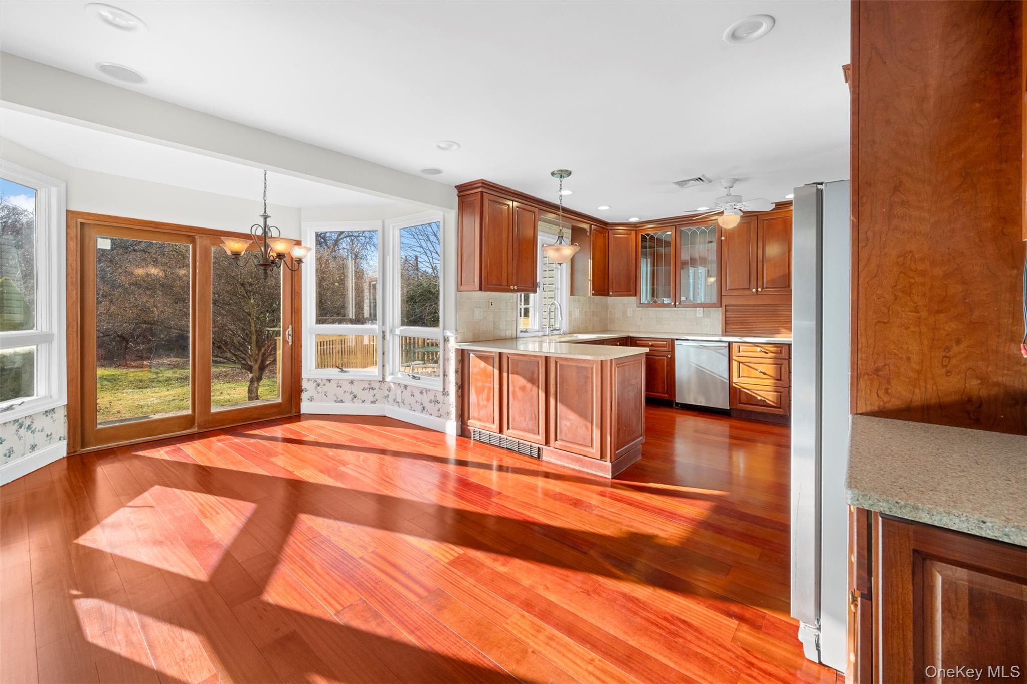 #8 photo, 6 Penelope Lane, Huntington , NY 11743