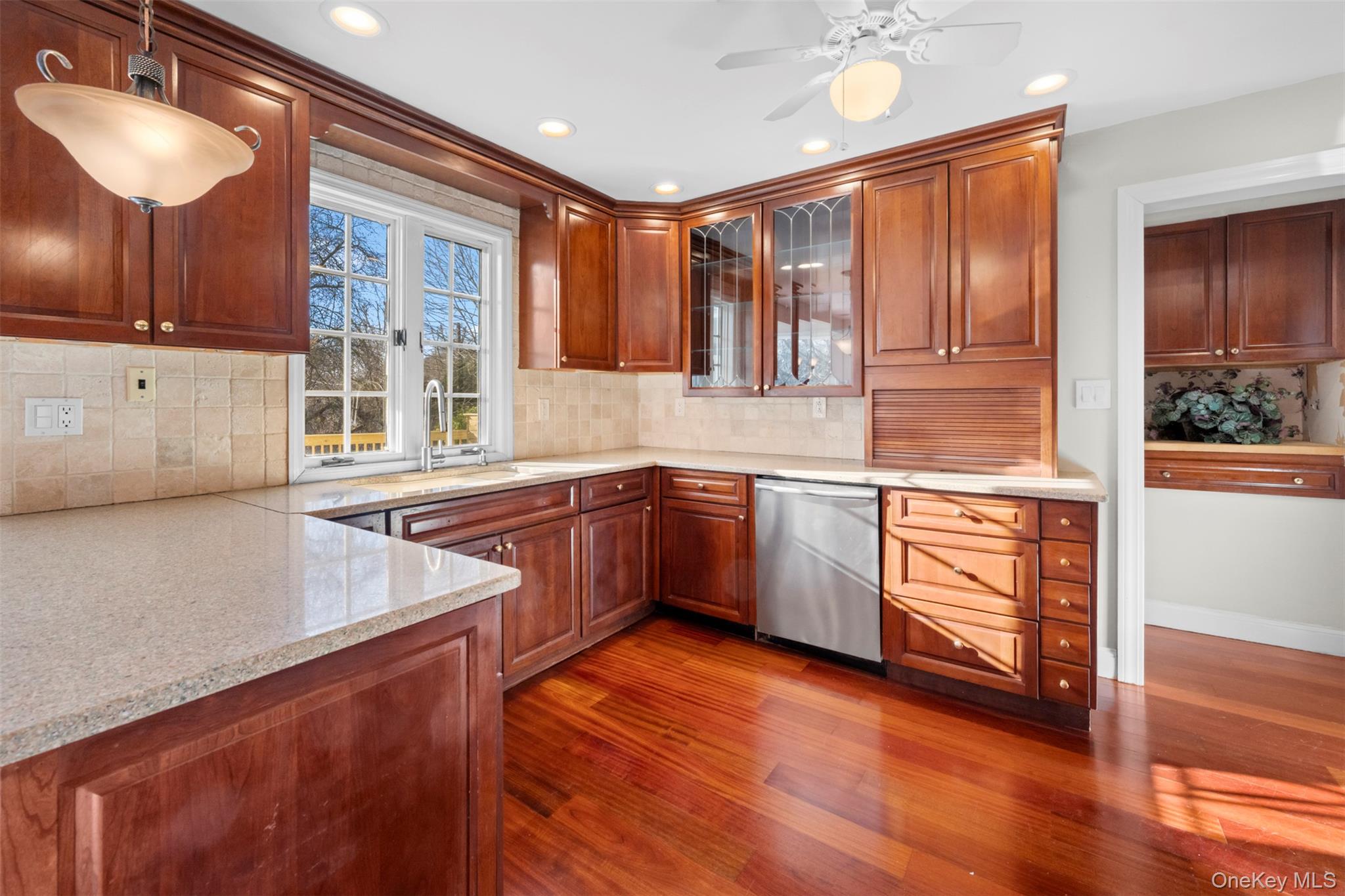 #9 photo, 6 Penelope Lane, Huntington , NY 11743