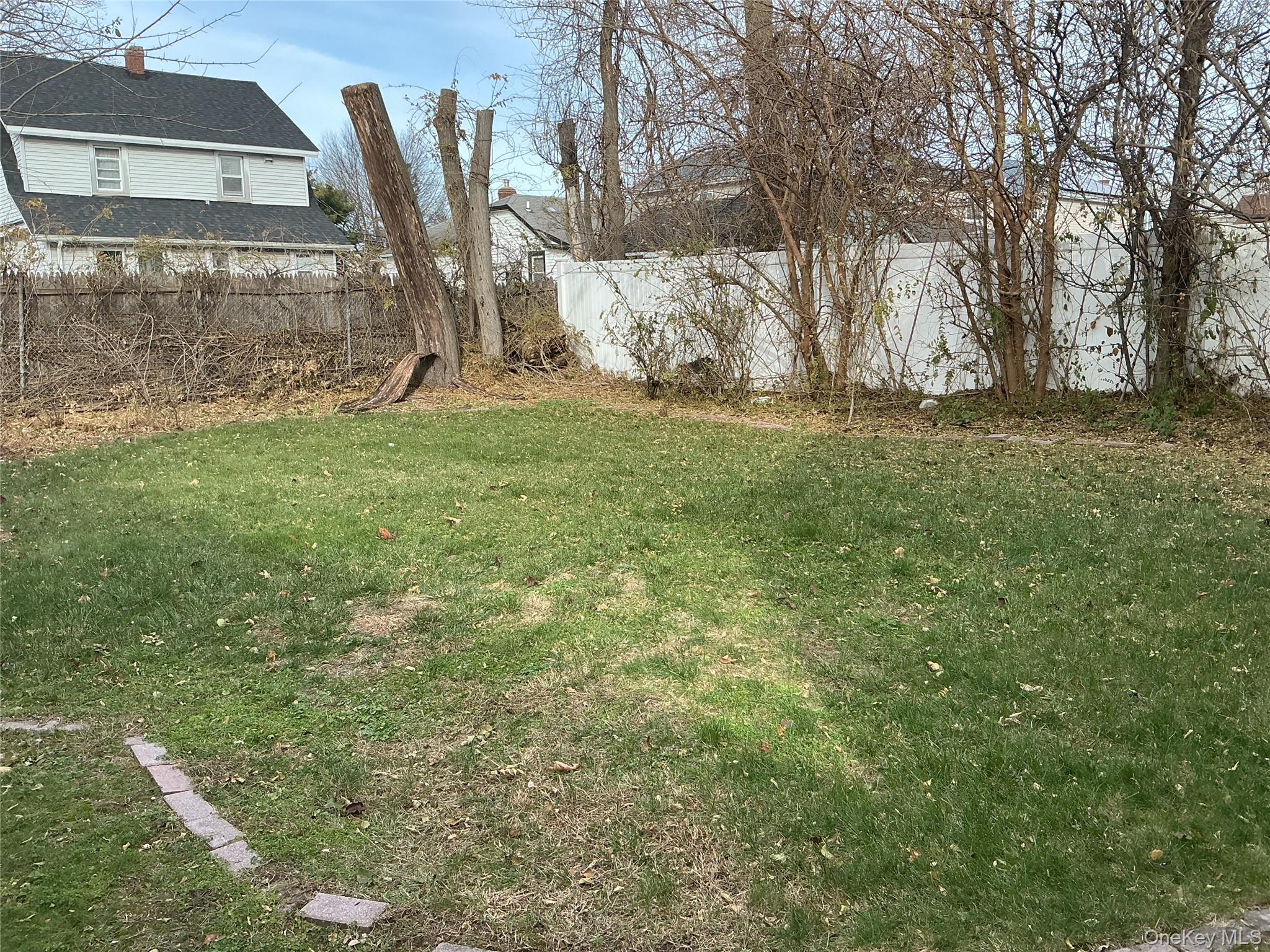 #13 photo, 12 E John Street, Hicksville , NY 11801