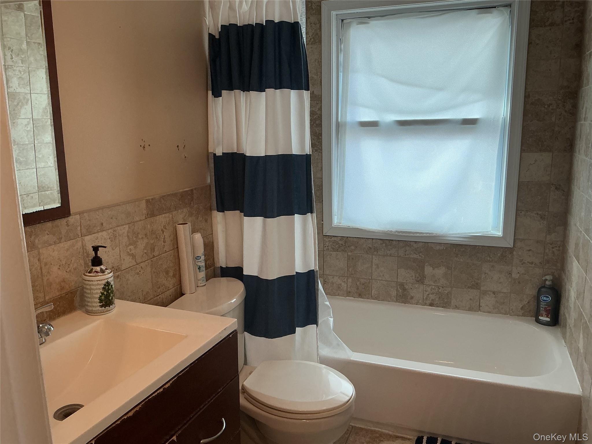 #5 photo, 12 E John Street, Hicksville , NY 11801