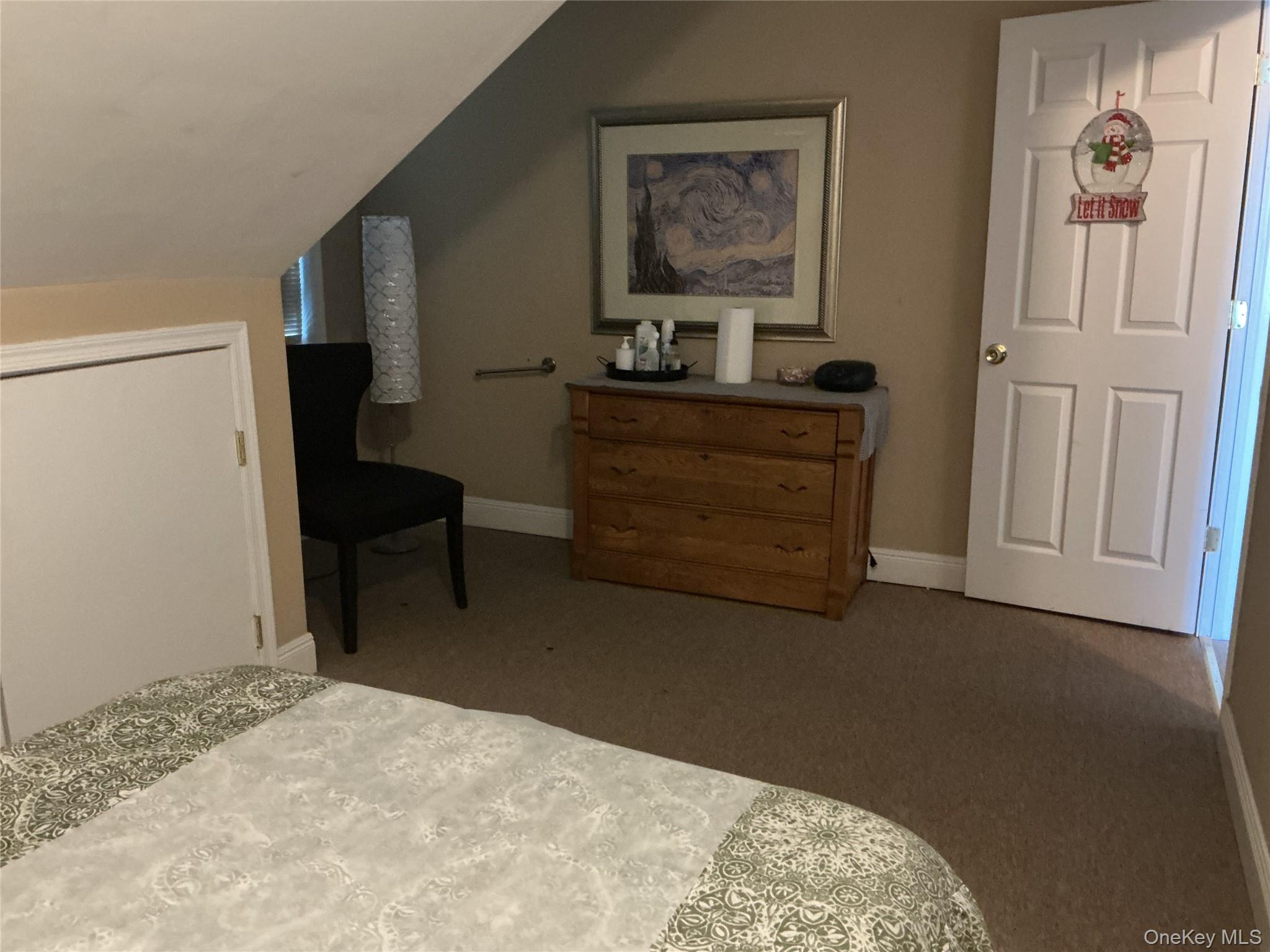 #9 photo, 12 E John Street, Hicksville , NY 11801