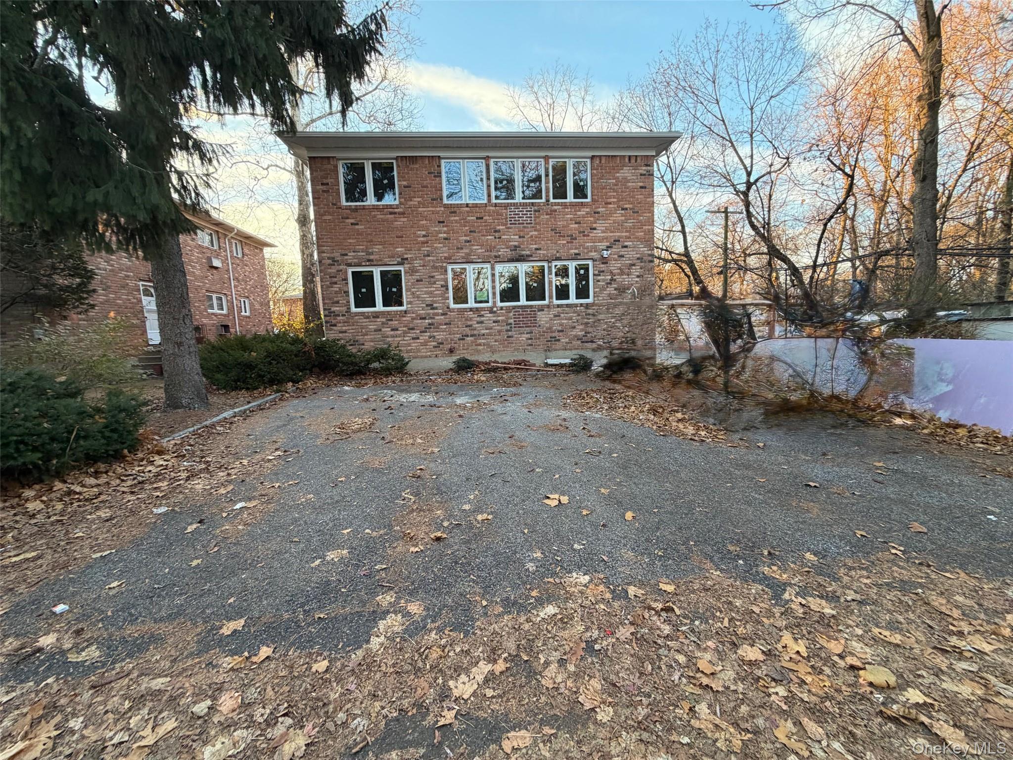 #1 photo, 14 Cornwall Lane, নাসাউ কাউন্টি Port Washington , NY 11050