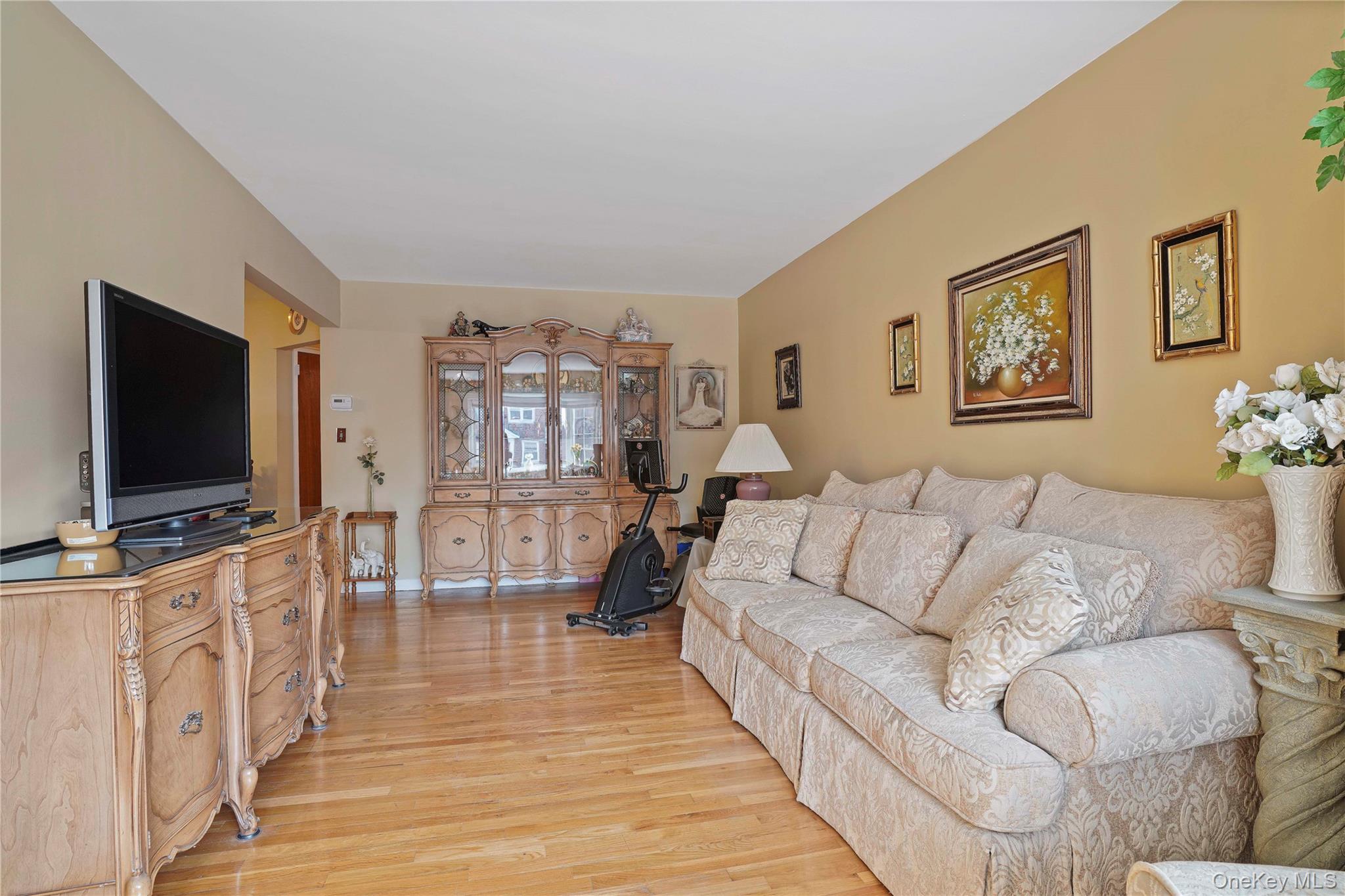 #13 photo, 6035 75th Street, Middle Village , NY 11379