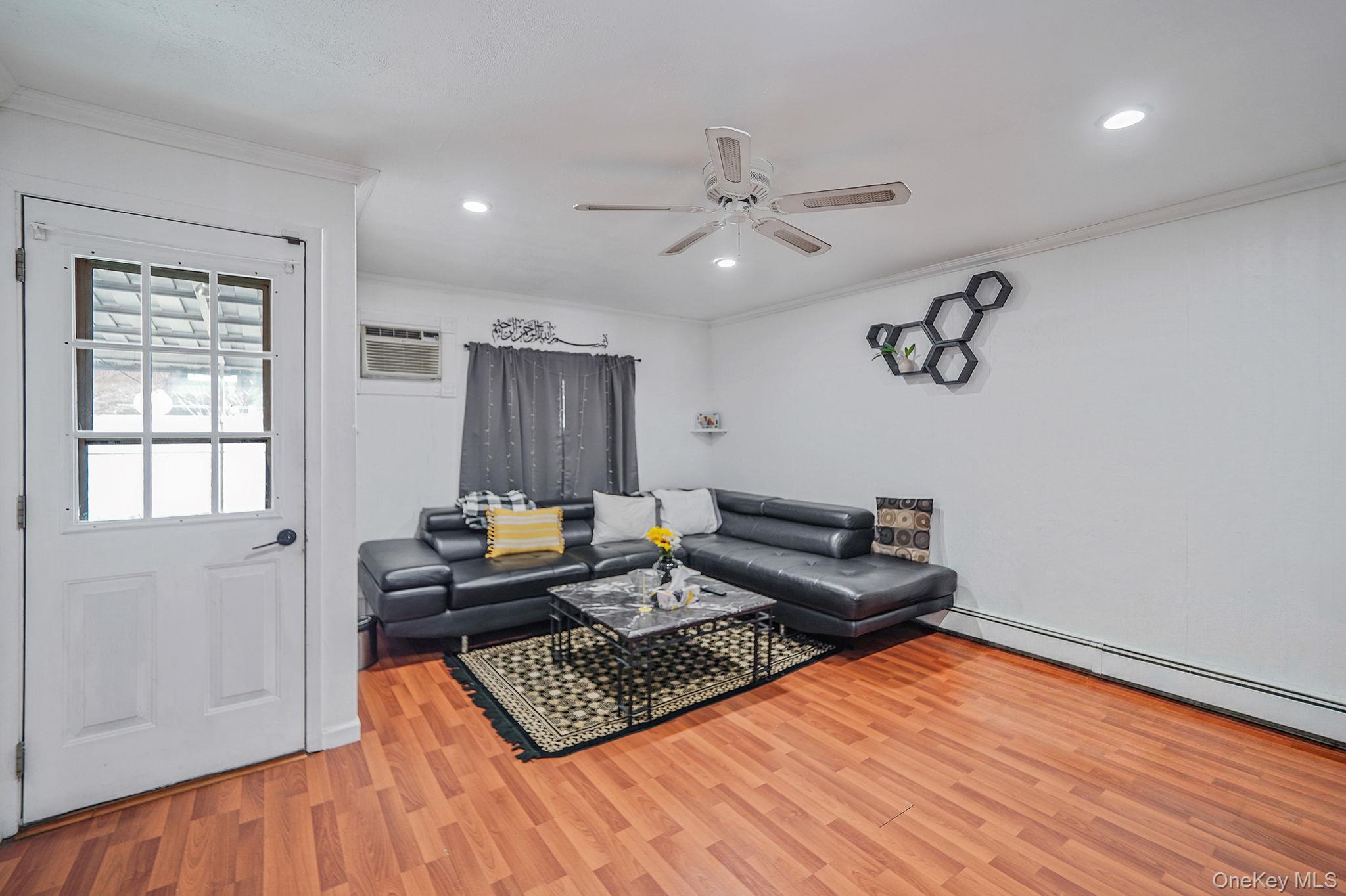 #11 photo, 32 Needle Lane, Levittown , NY 11756