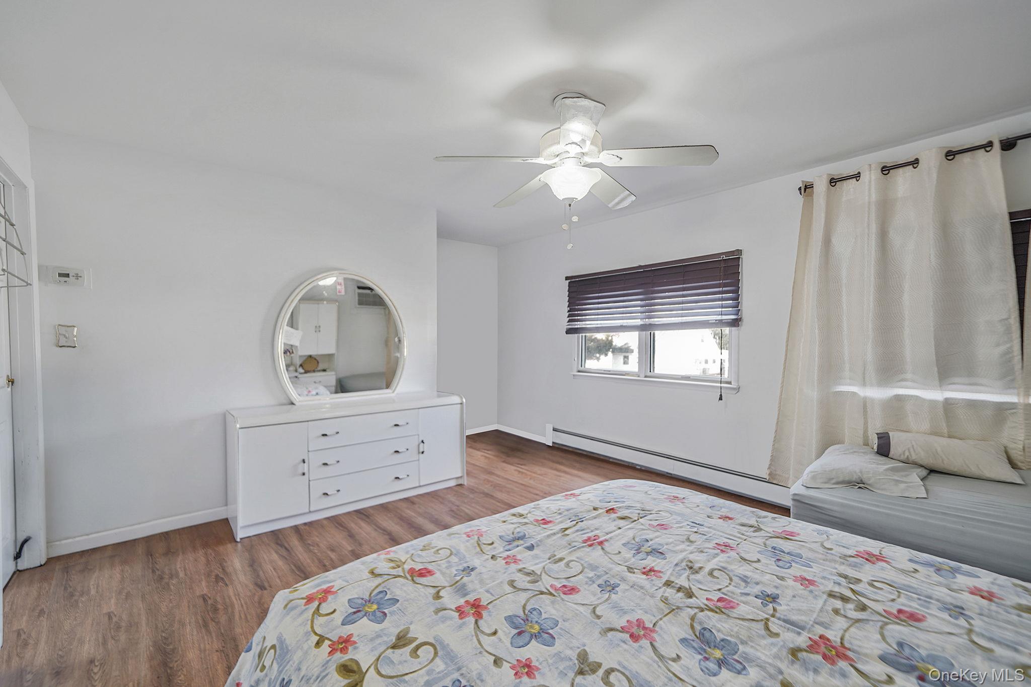 #16 photo, 32 Needle Lane, Levittown , NY 11756