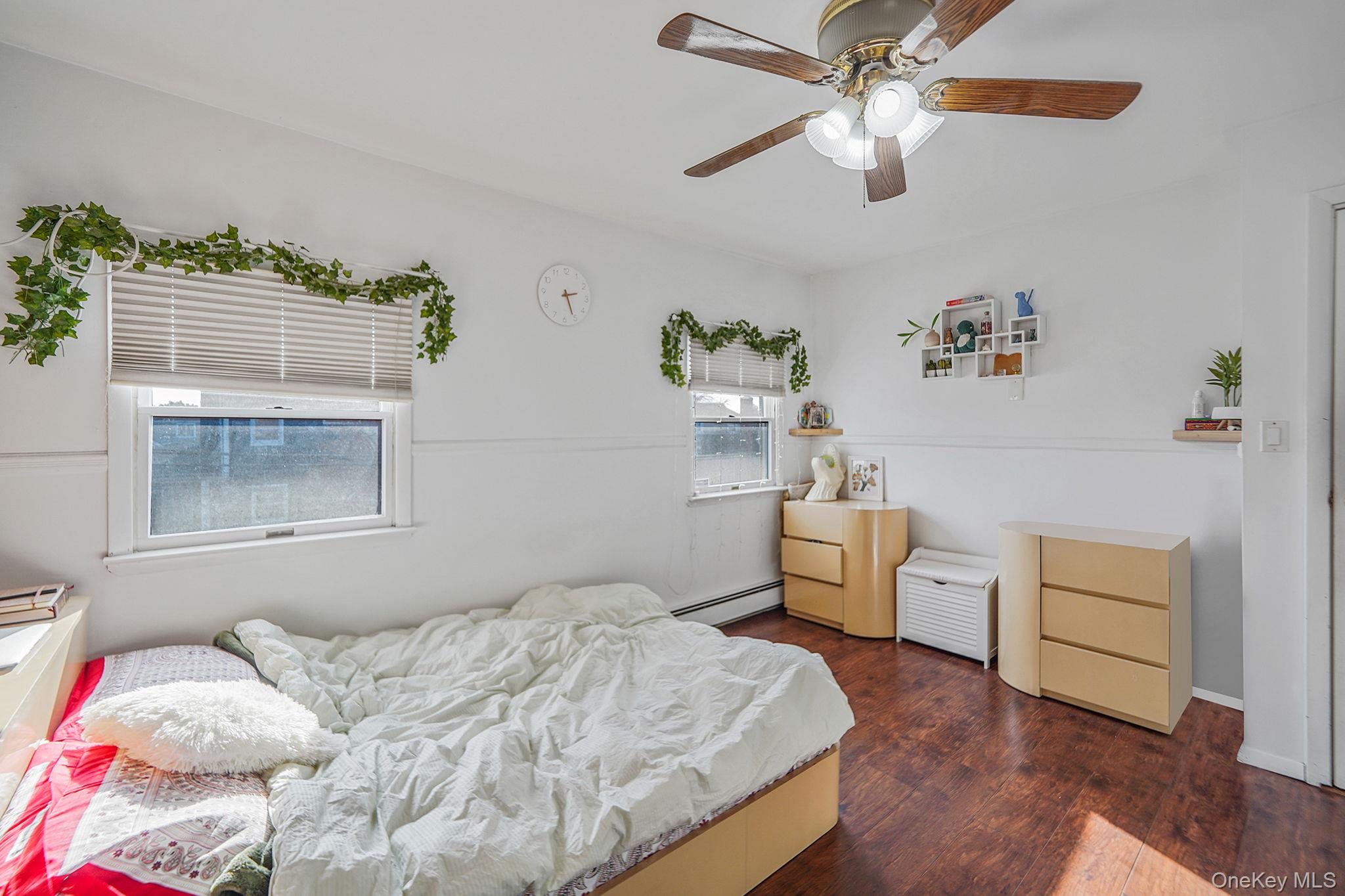 #18 photo, 32 Needle Lane, Levittown , NY 11756