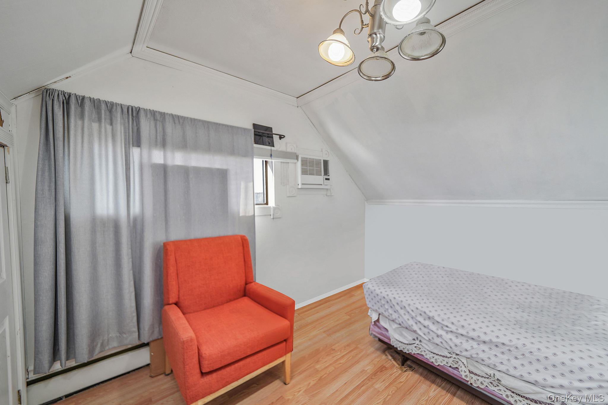 #19 photo, 32 Needle Lane, Levittown , NY 11756