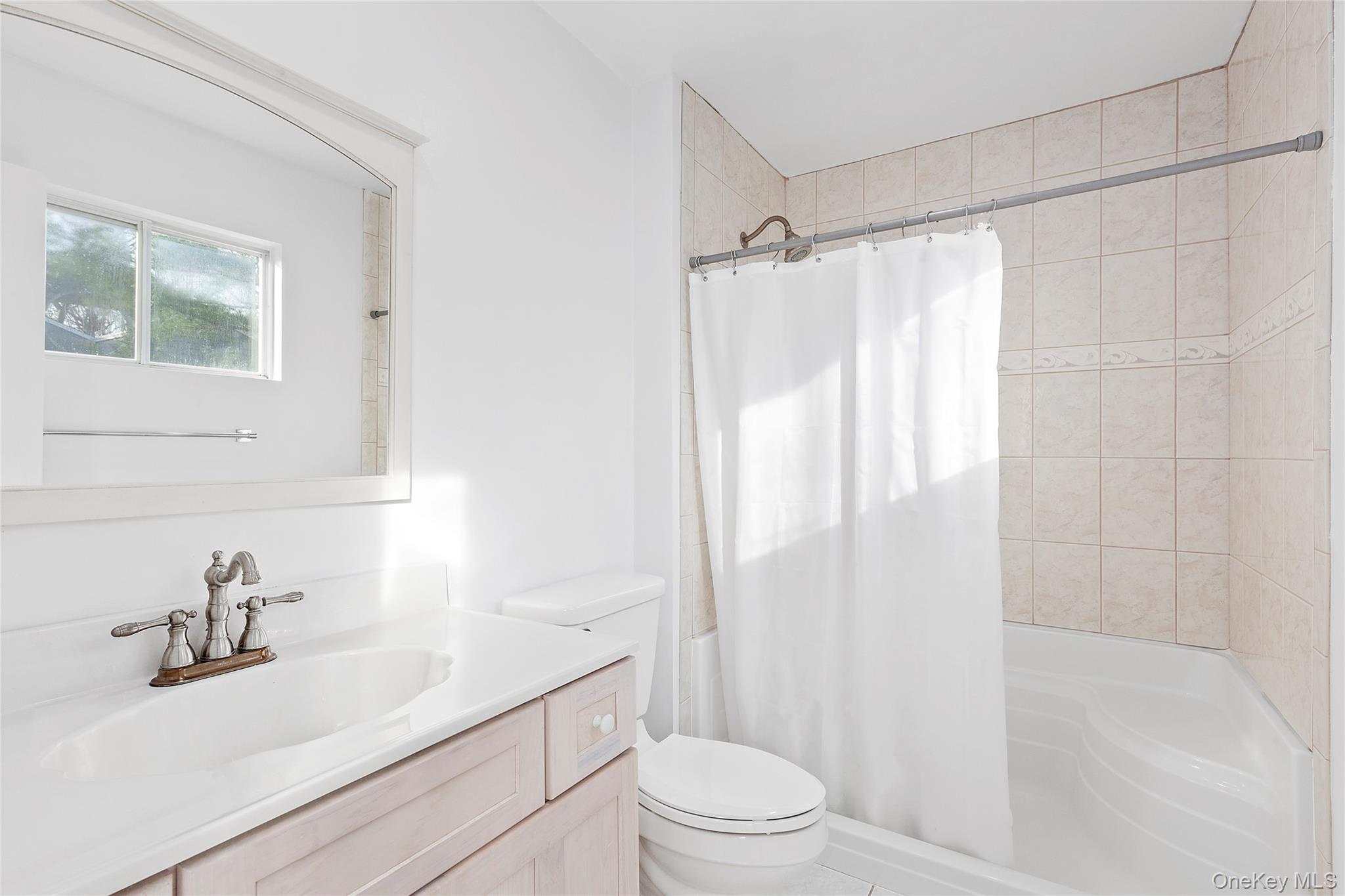 #19 photo, 26 Wintergreen Way, Quogue , NY 11959