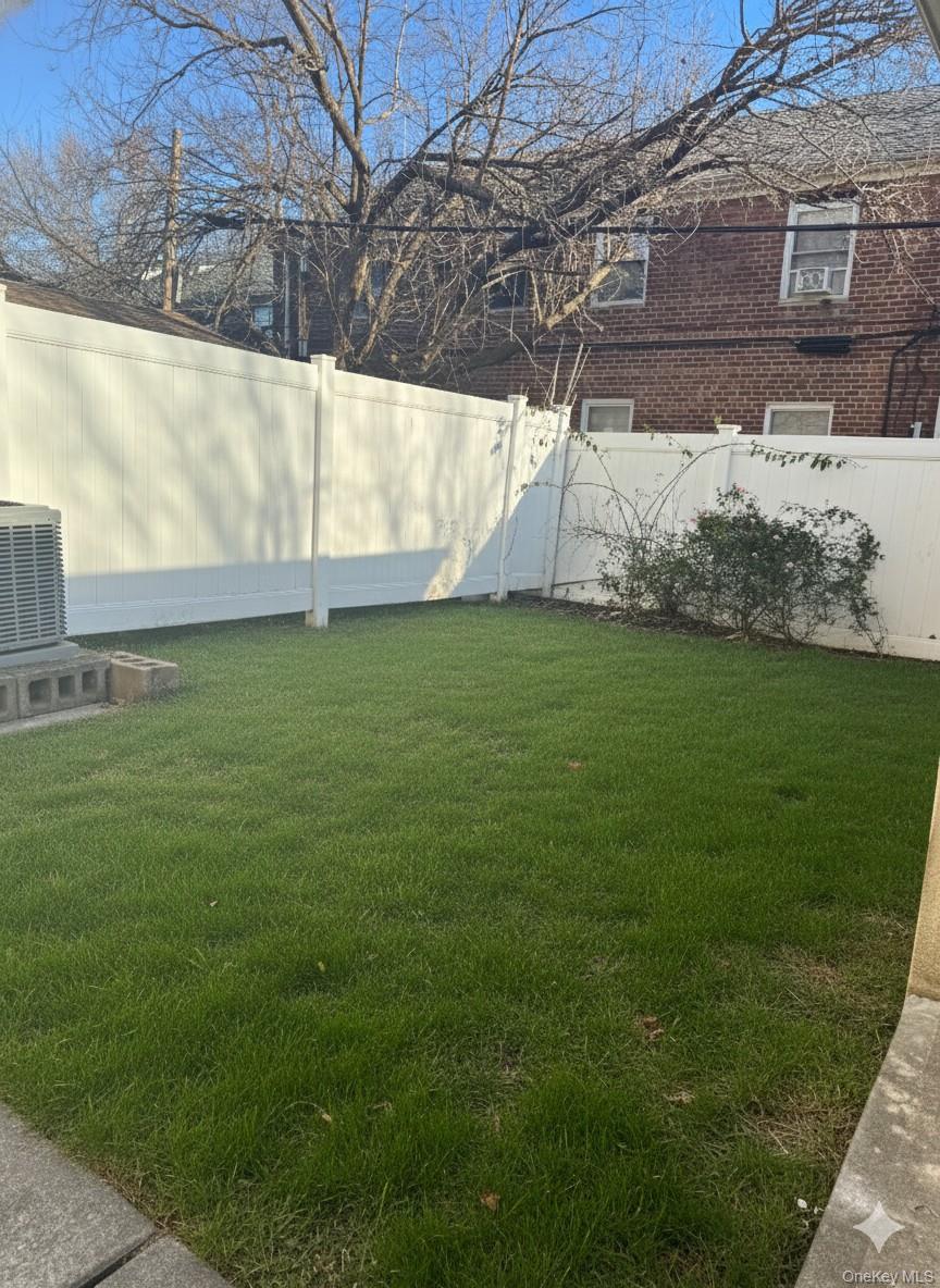 #15 photo, 4033 191st Street, Flushing , NY 11358